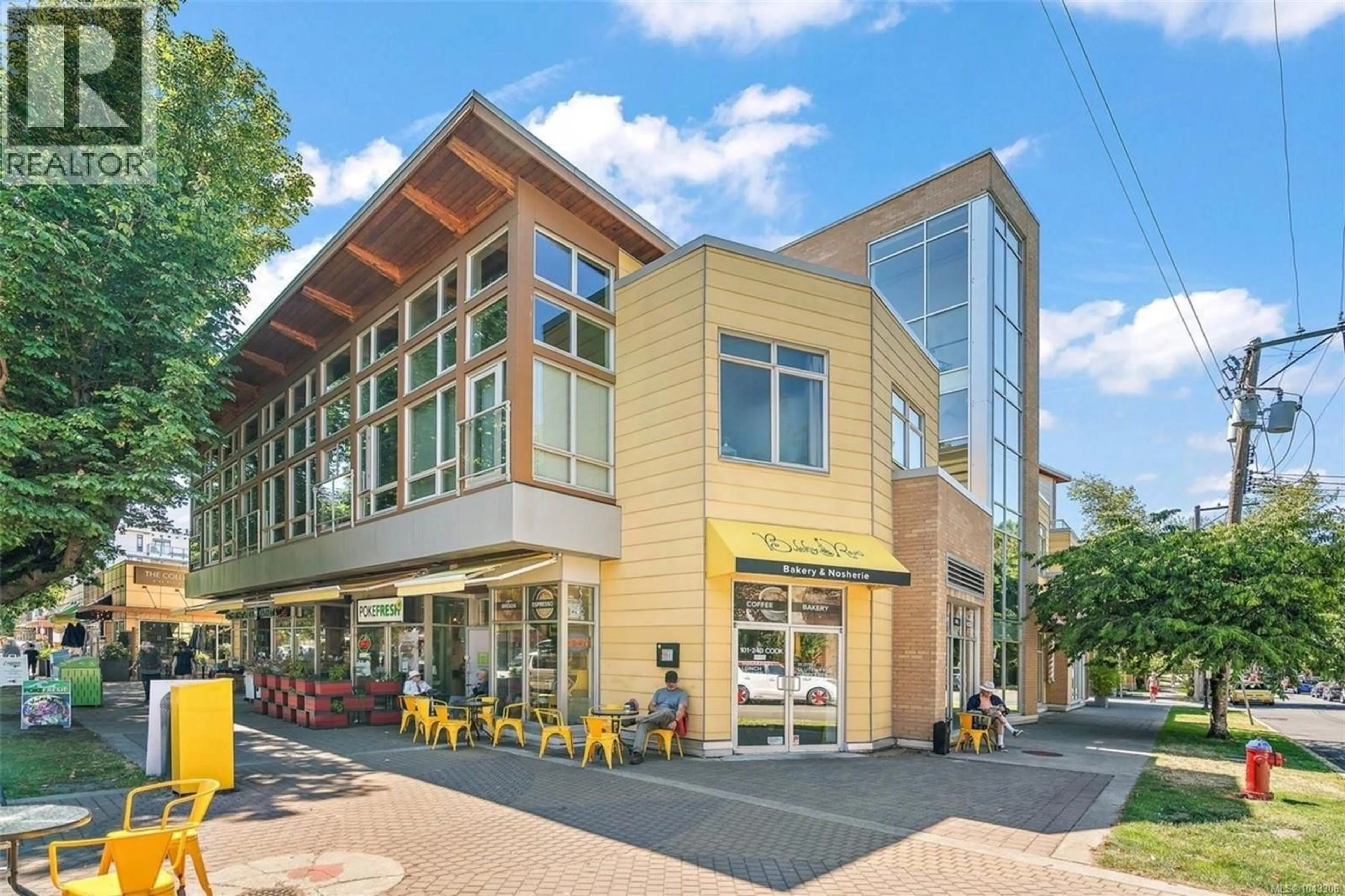 Indoor foyer for 211 - 240 COOK STREET, Victoria British Columbia V8V3X3