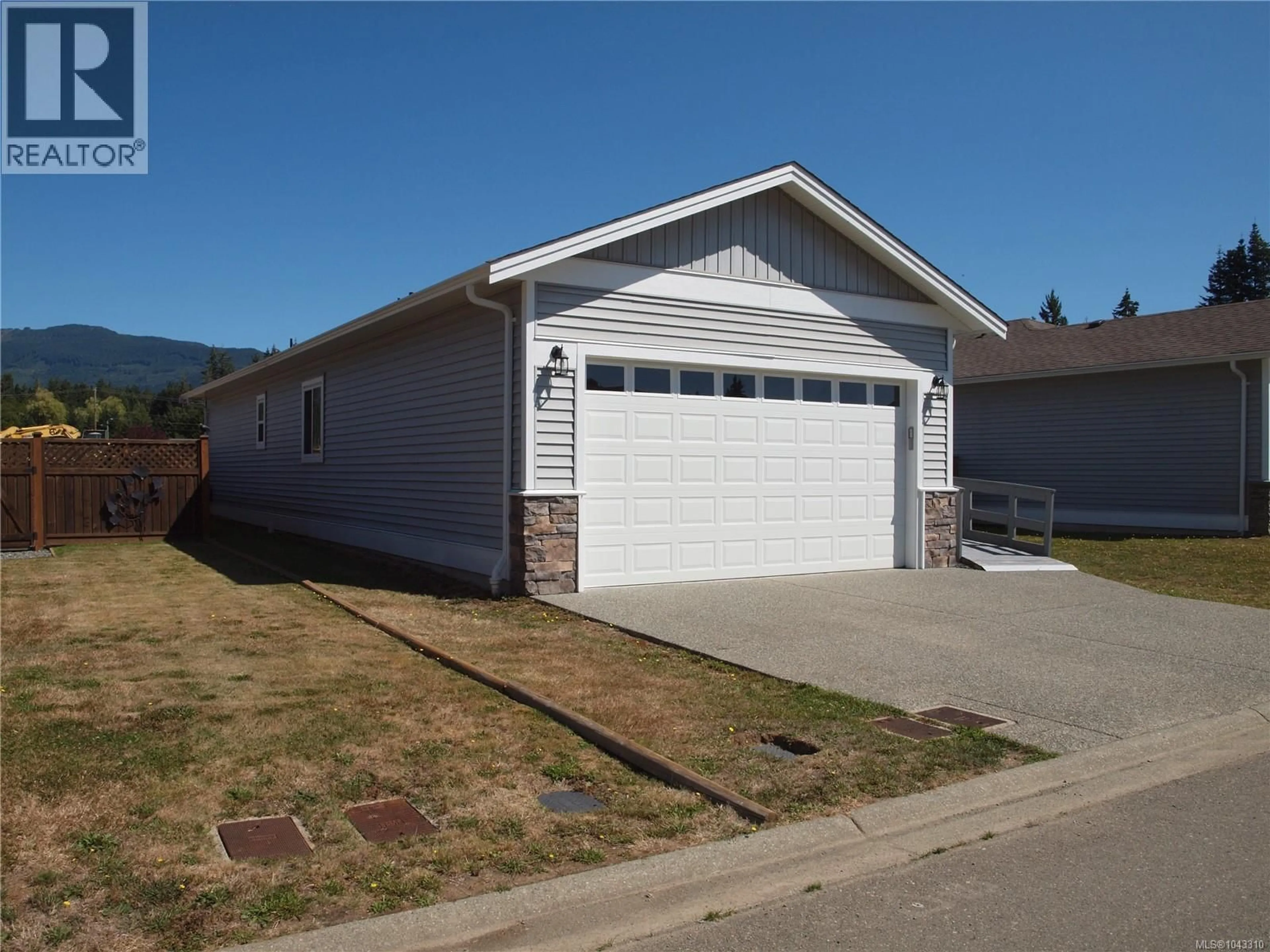 Indoor garage for 113 - 5700 PIERCE ROAD, Port Alberni British Columbia V9Y0A3