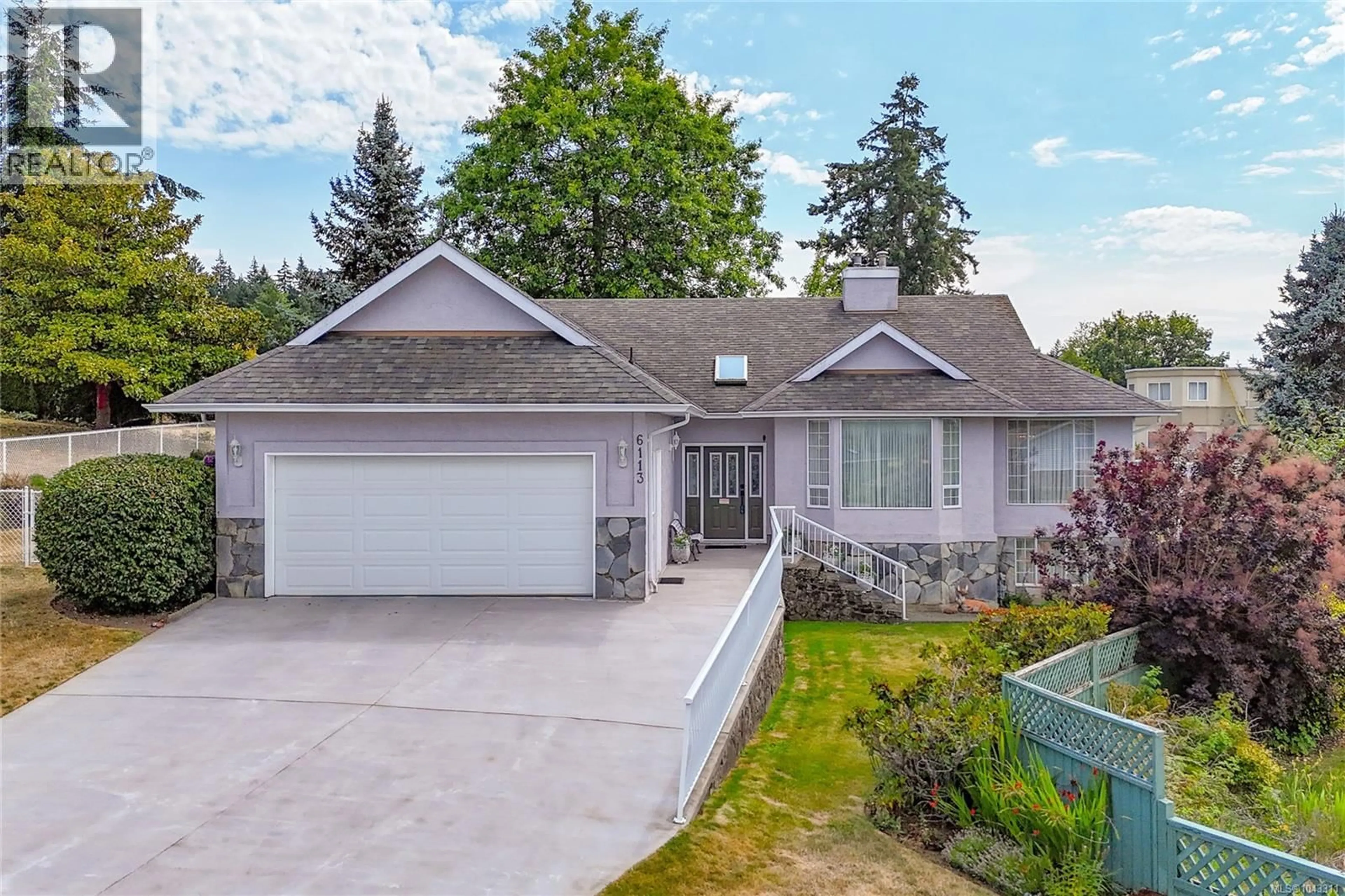 A pic from outside/outdoor area/front of a property/back of a property/a pic from drone, street for 6113 DENALI DRIVE, Duncan British Columbia V9L5N4