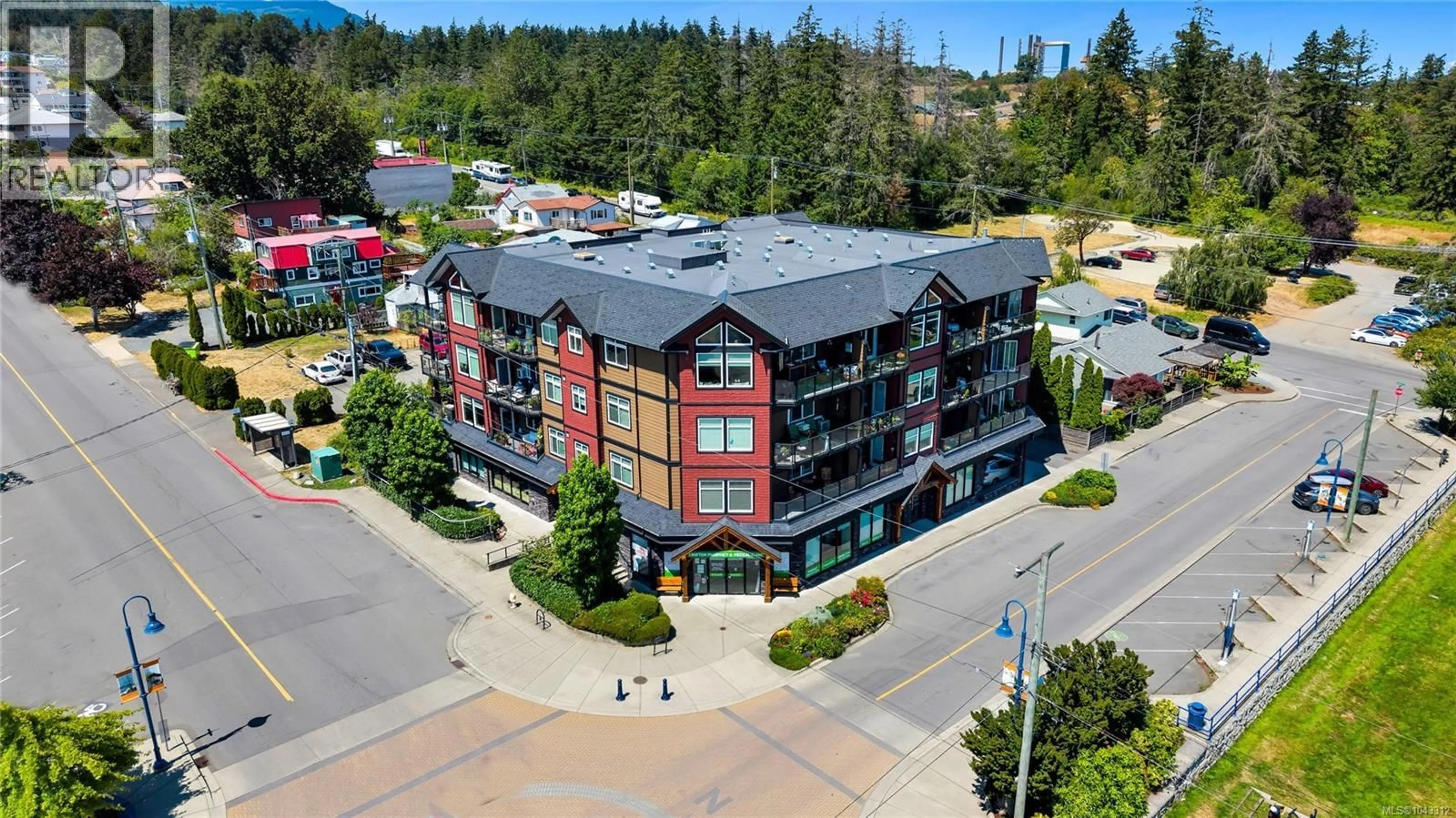 A pic from outside/outdoor area/front of a property/back of a property/a pic from drone, unknown for 301 - 1533 JOAN AVENUE, Crofton British Columbia V0R1R0