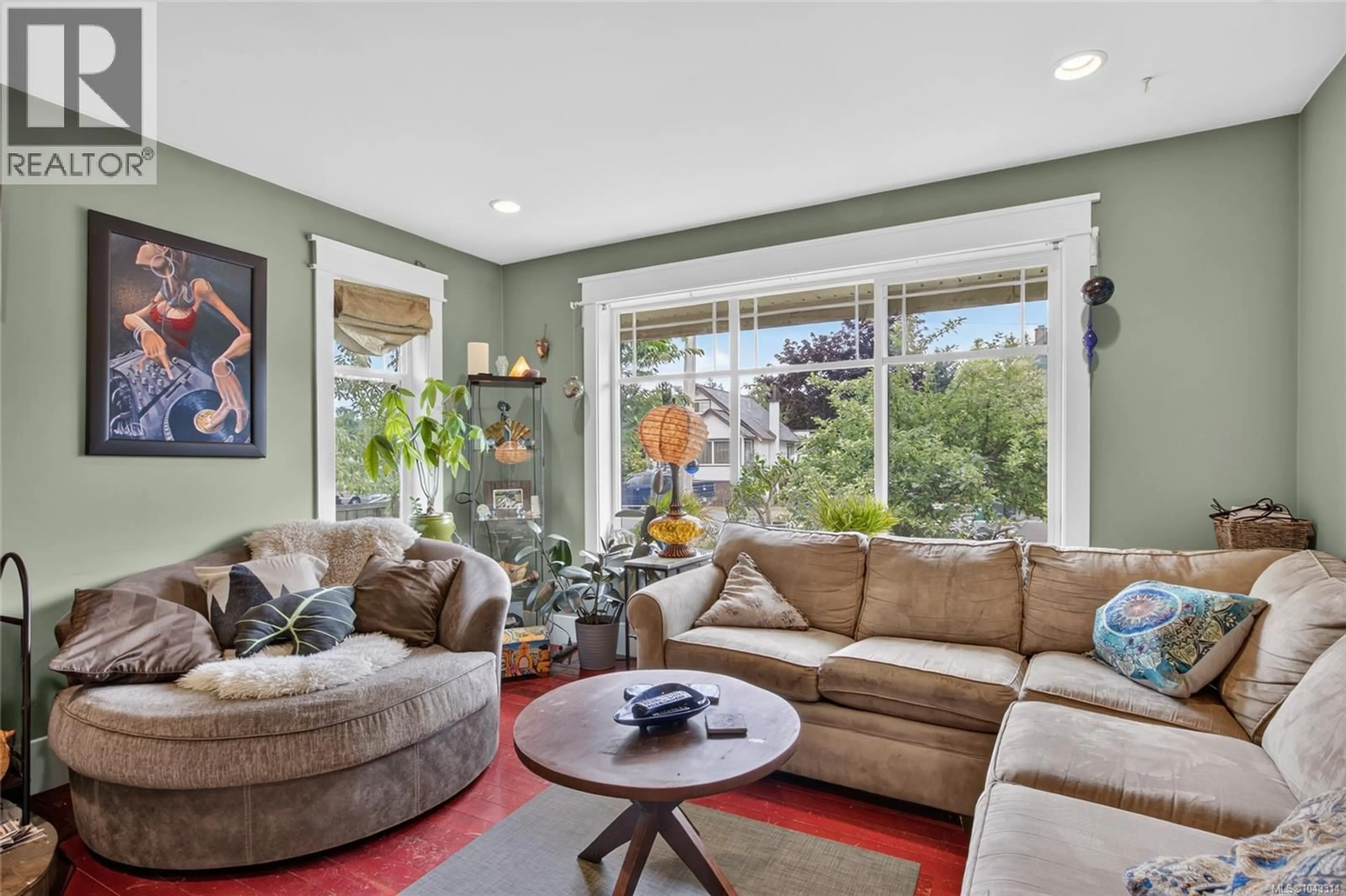 Living room with furniture, unknown for 2792 DERWENT AVENUE, Cumberland British Columbia V0R1S0