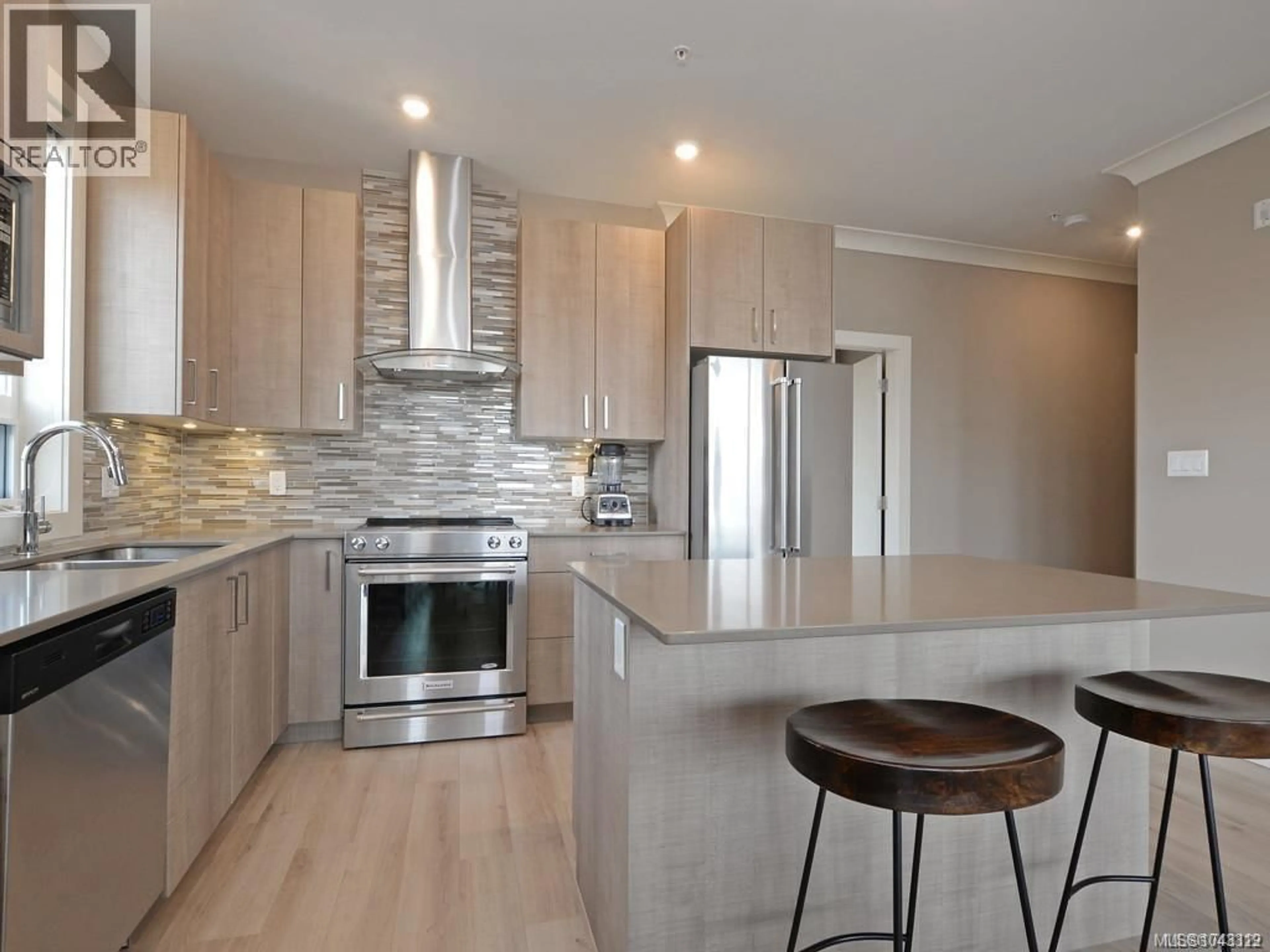 Contemporary kitchen, unknown for 403 - 300 MICHIGAN STREET, Victoria British Columbia V8V1R5