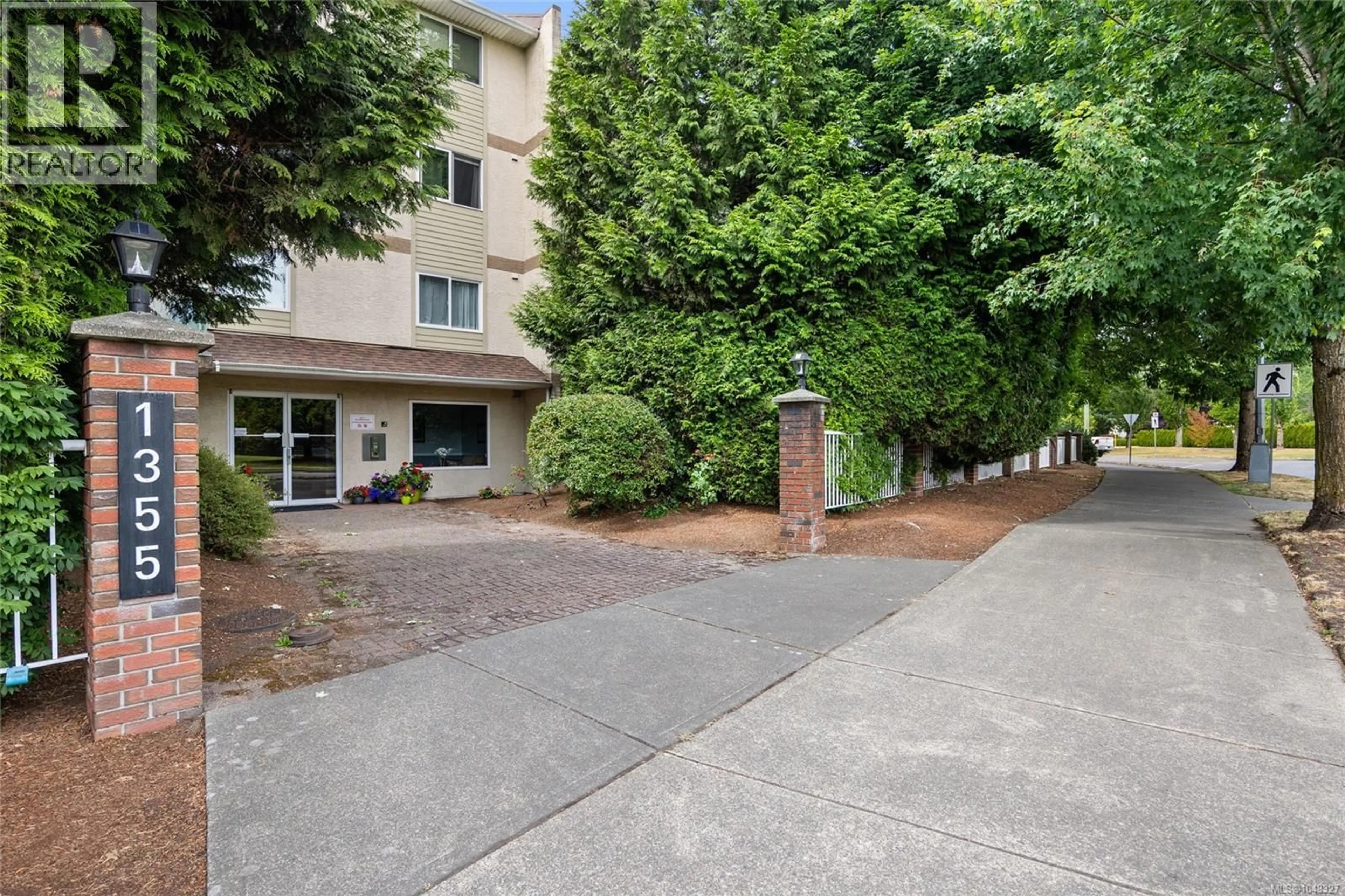 Patio, street for 103 - 1355 CUMBERLAND ROAD, Courtenay British Columbia V9N2G1