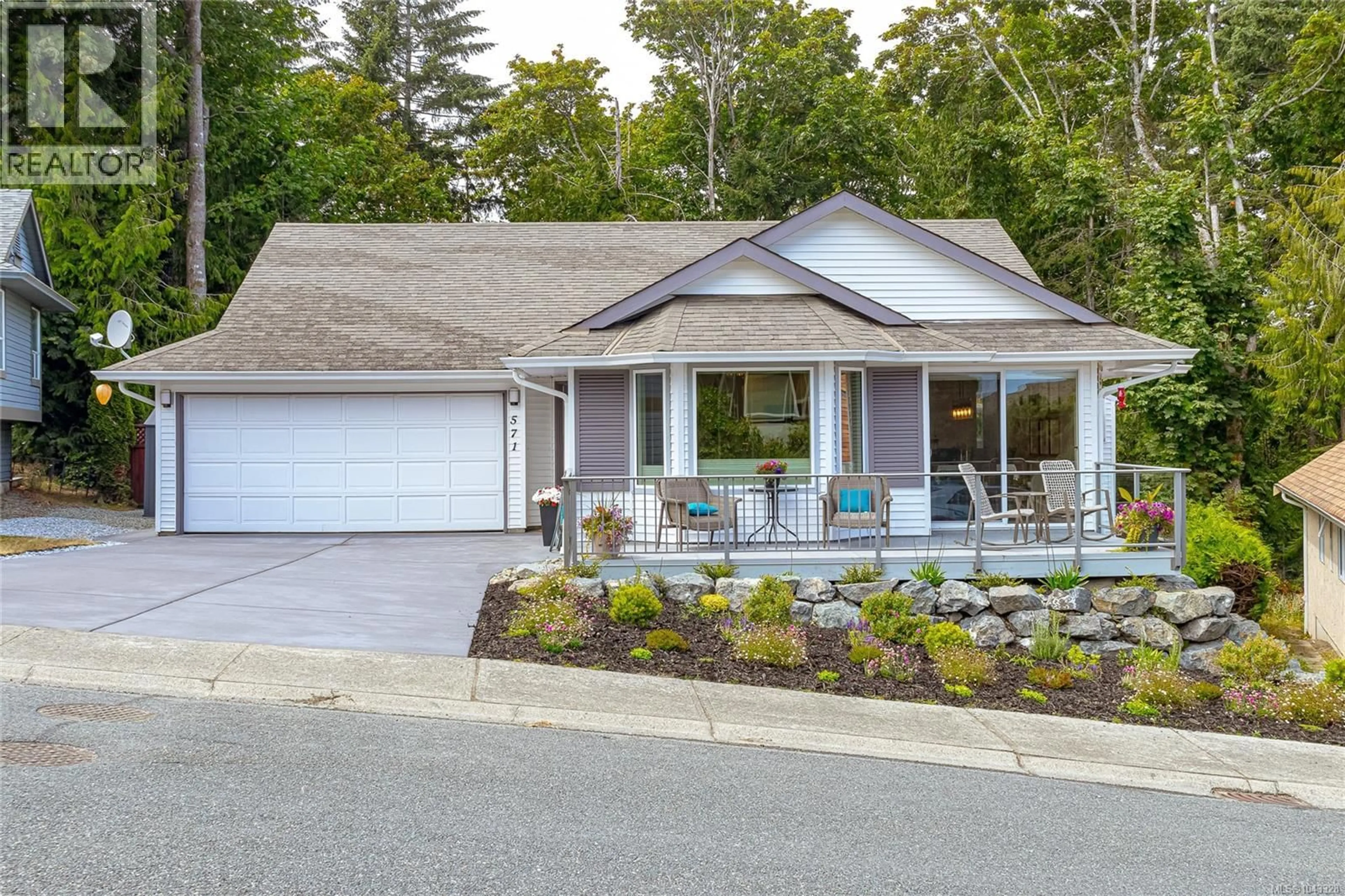 Home with vinyl exterior material, street for 571 MARINE VIEW, Cobble Hill British Columbia V0R1L1