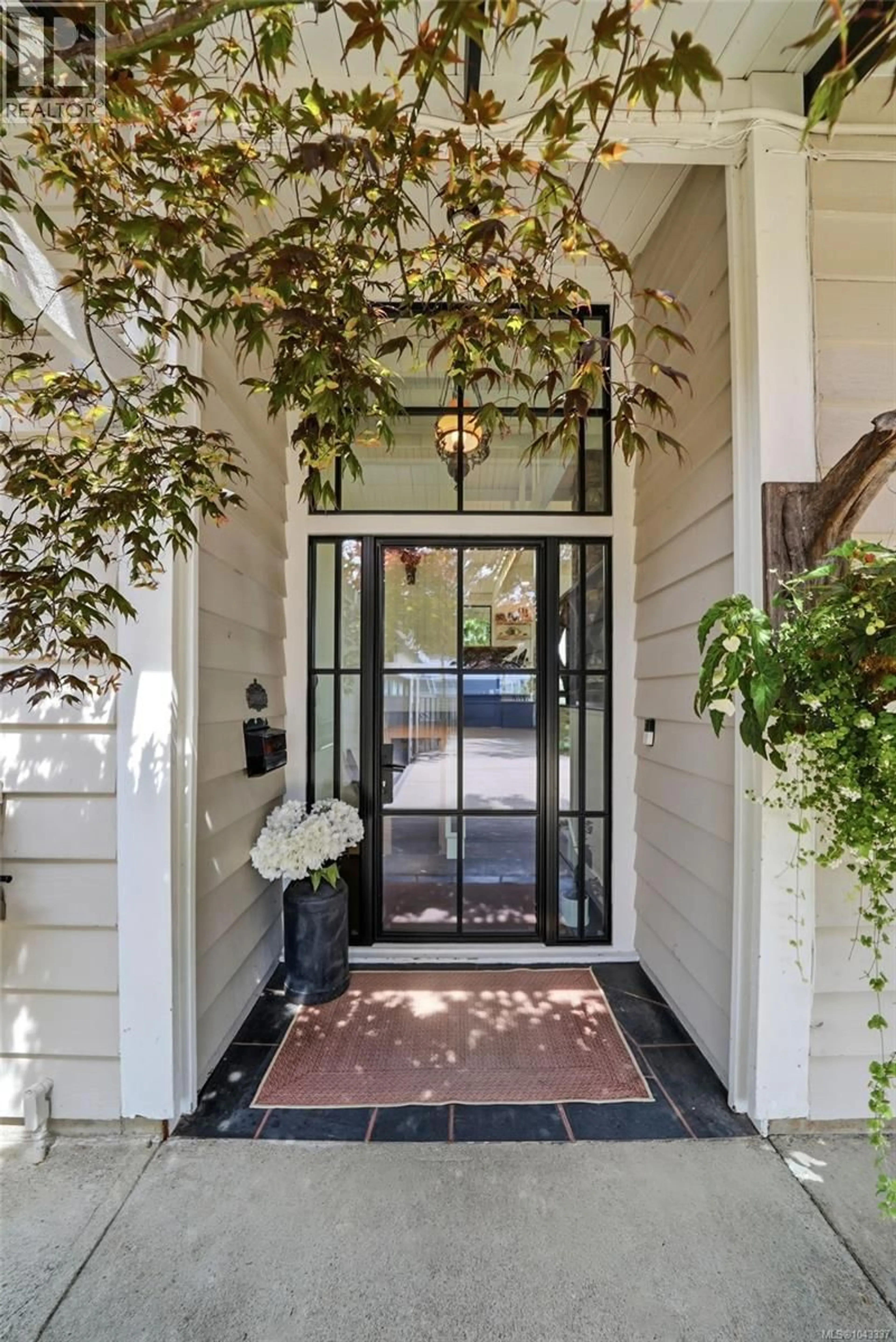 Indoor entryway for 654 HAWTHORNE RISE, Parksville British Columbia V9P2A1