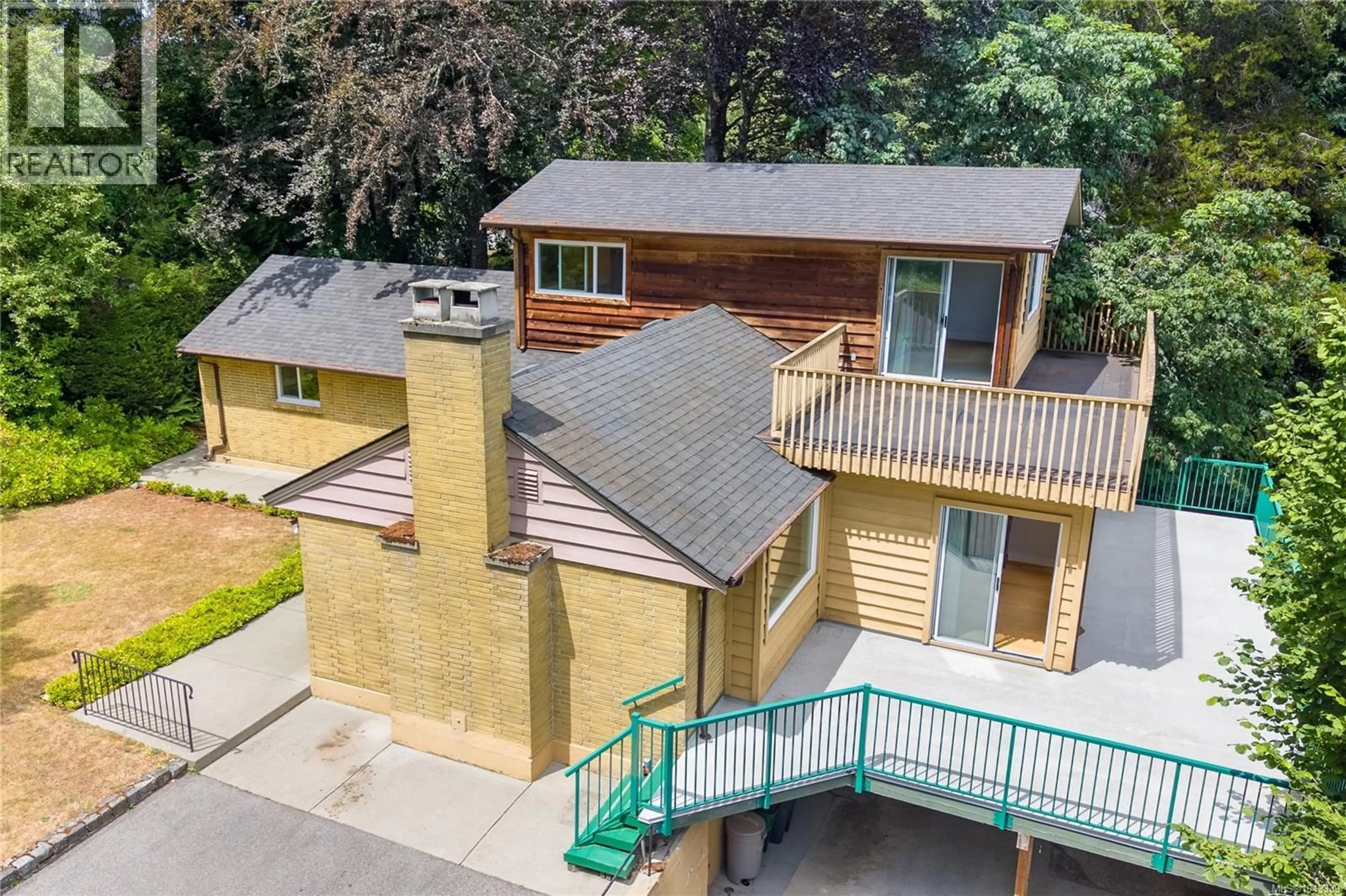 A pic from outside/outdoor area/front of a property/back of a property/a pic from drone, unknown for 5349 ALDERLEY ROAD, Saanich British Columbia V8Y1X9