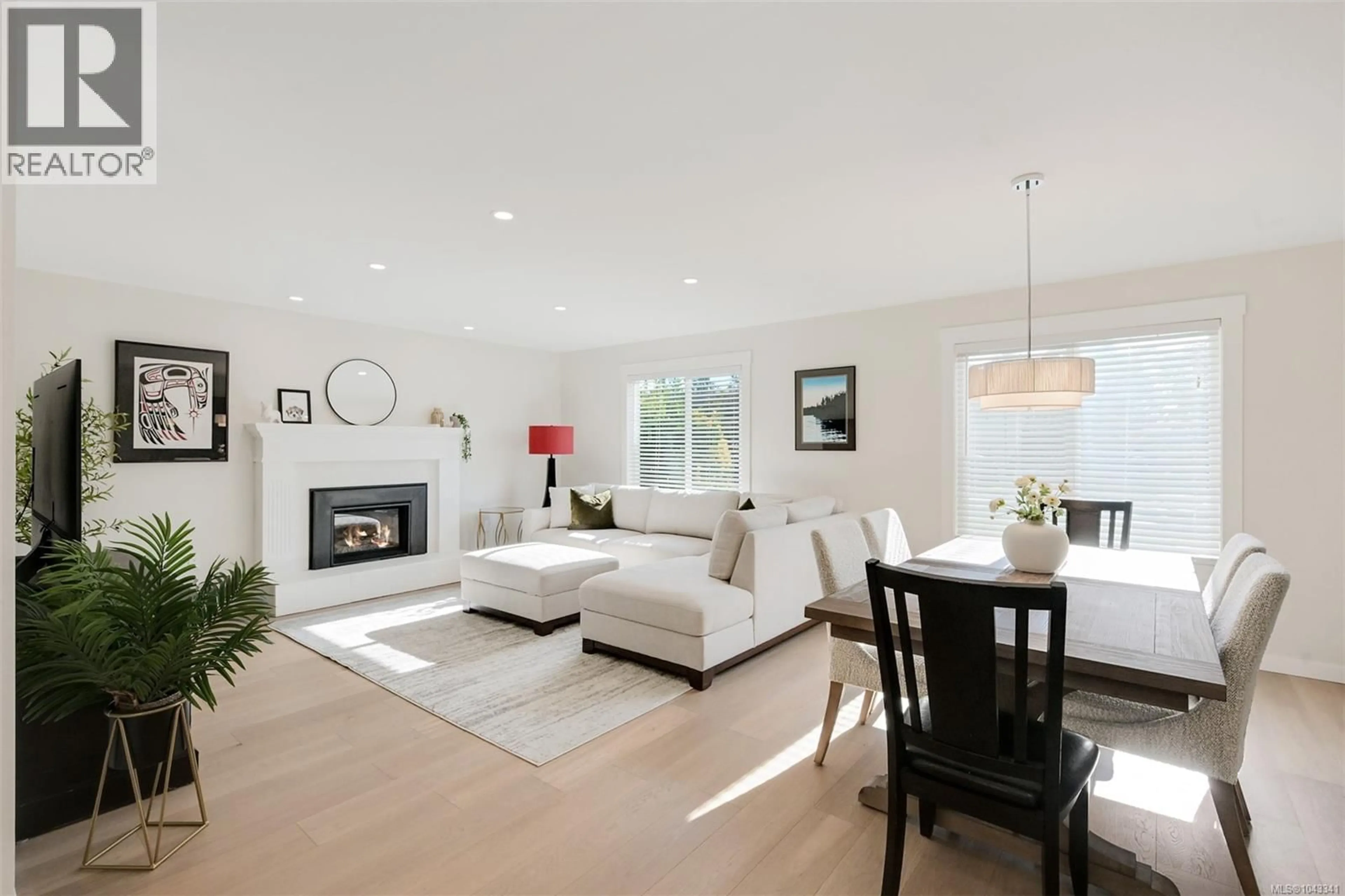 Living room with furniture, unknown for 9598 EPCO DRIVE, Sidney British Columbia V8L2T2