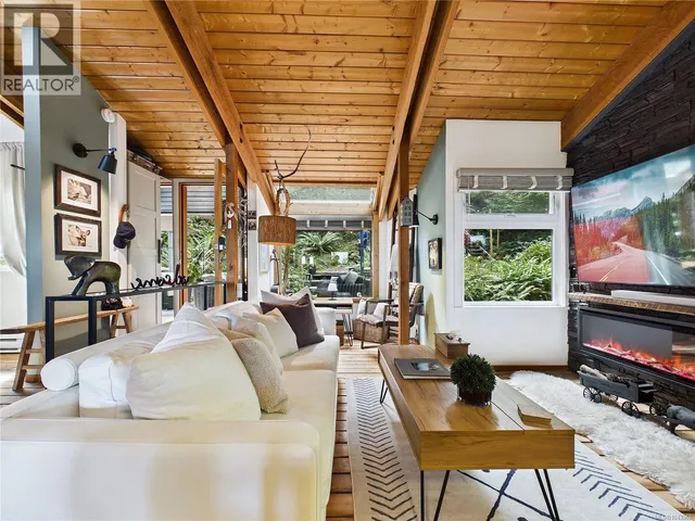 182 DEVINE DRIVE, Salt Spring 5