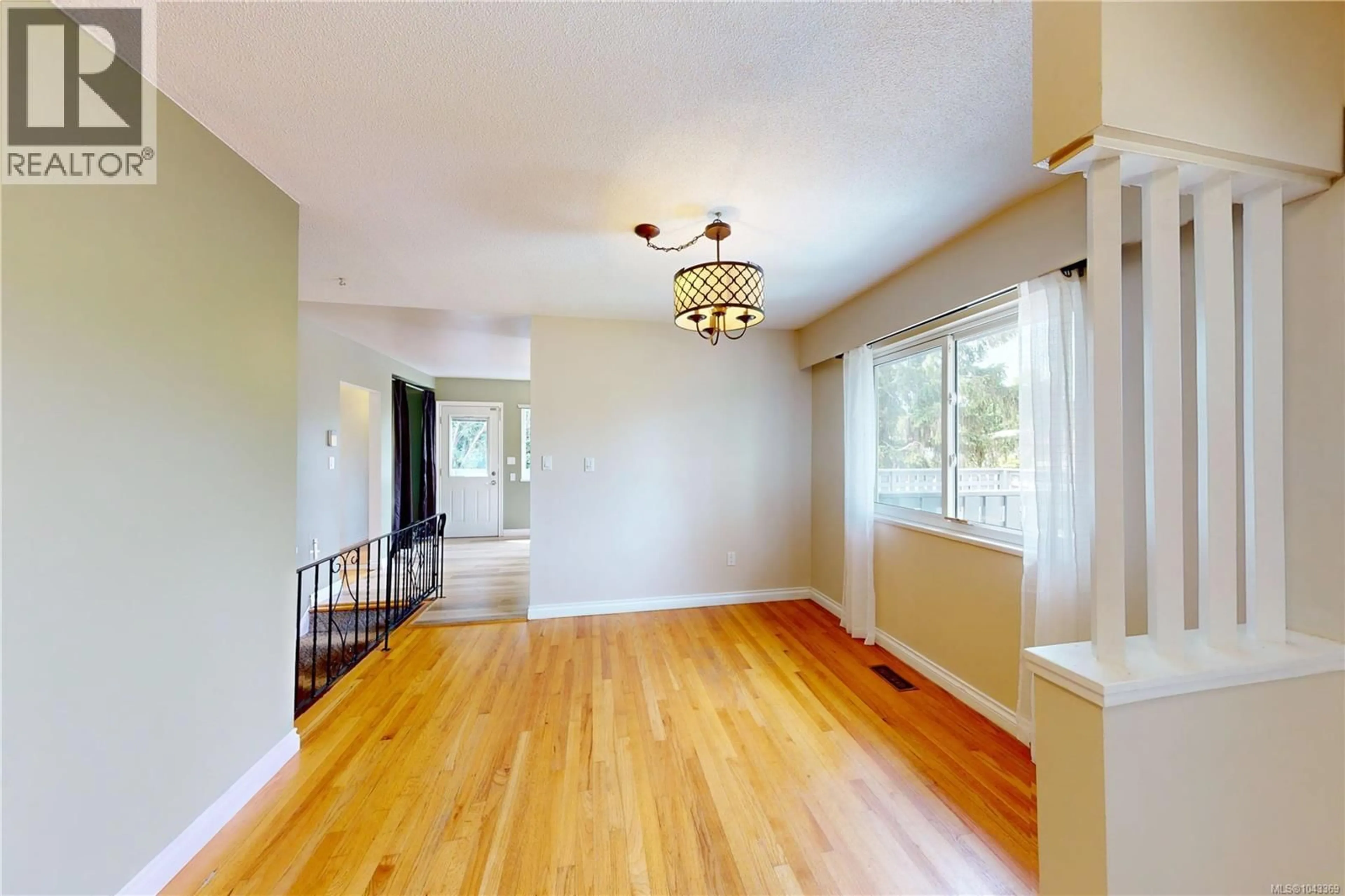 Unknown for 1710 SPRUCEWOOD PLACE, Saanich British Columbia V8N1H3