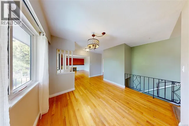 1710 SPRUCEWOOD PLACE, Saanich 4