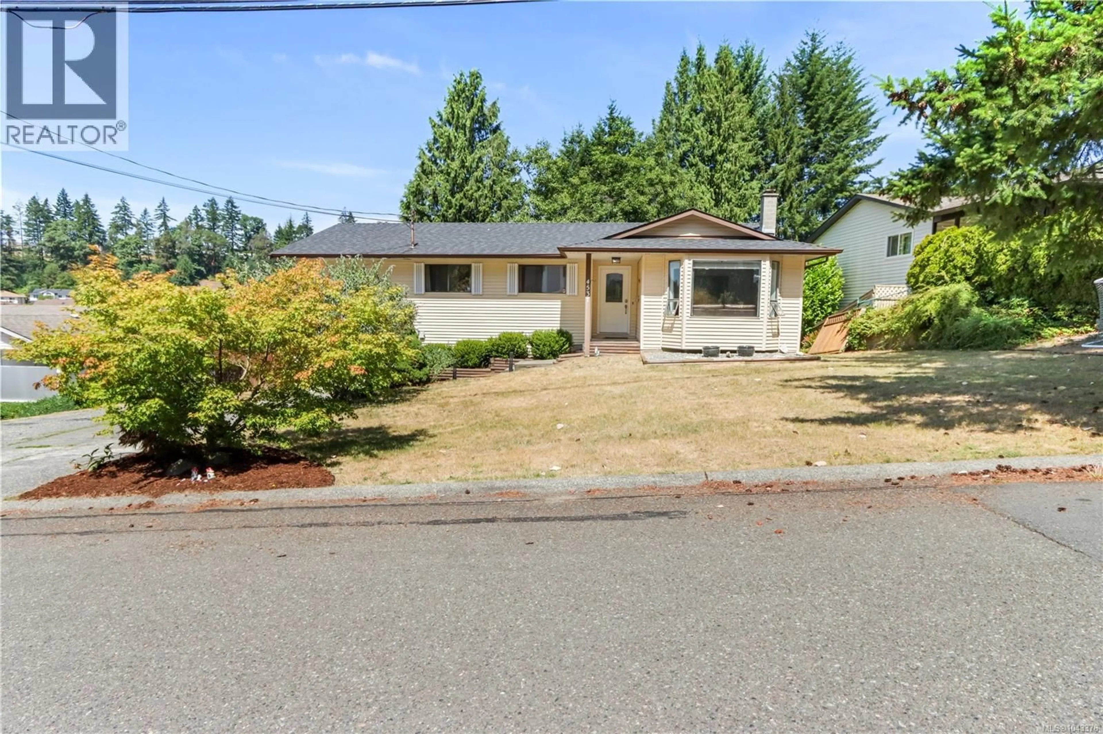 Home with vinyl exterior material, street for 4537 WOODWINDS CRESCENT, Nanaimo British Columbia V9T4R3