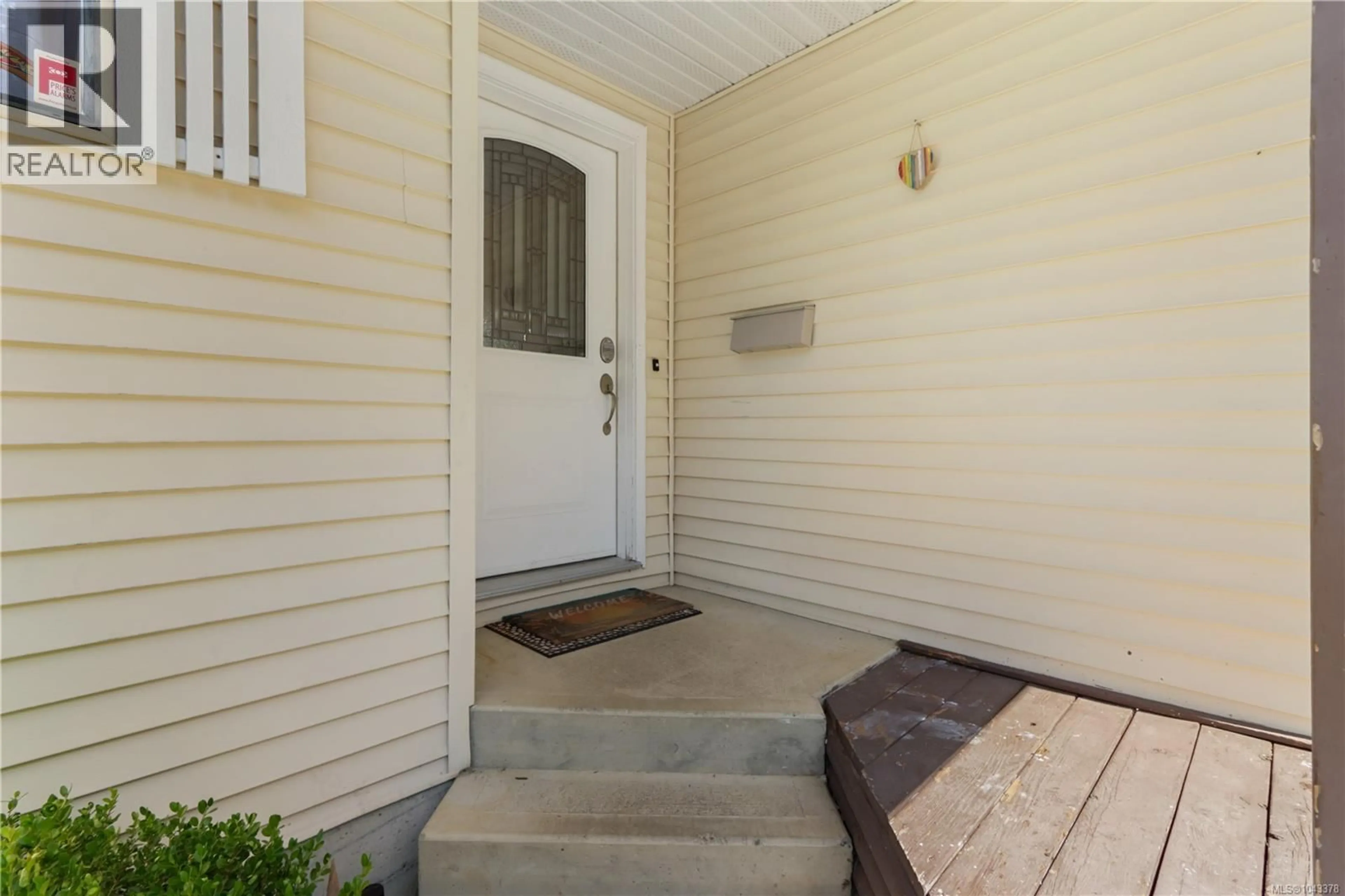 Indoor entryway for 4537 WOODWINDS CRESCENT, Nanaimo British Columbia V9T4R3