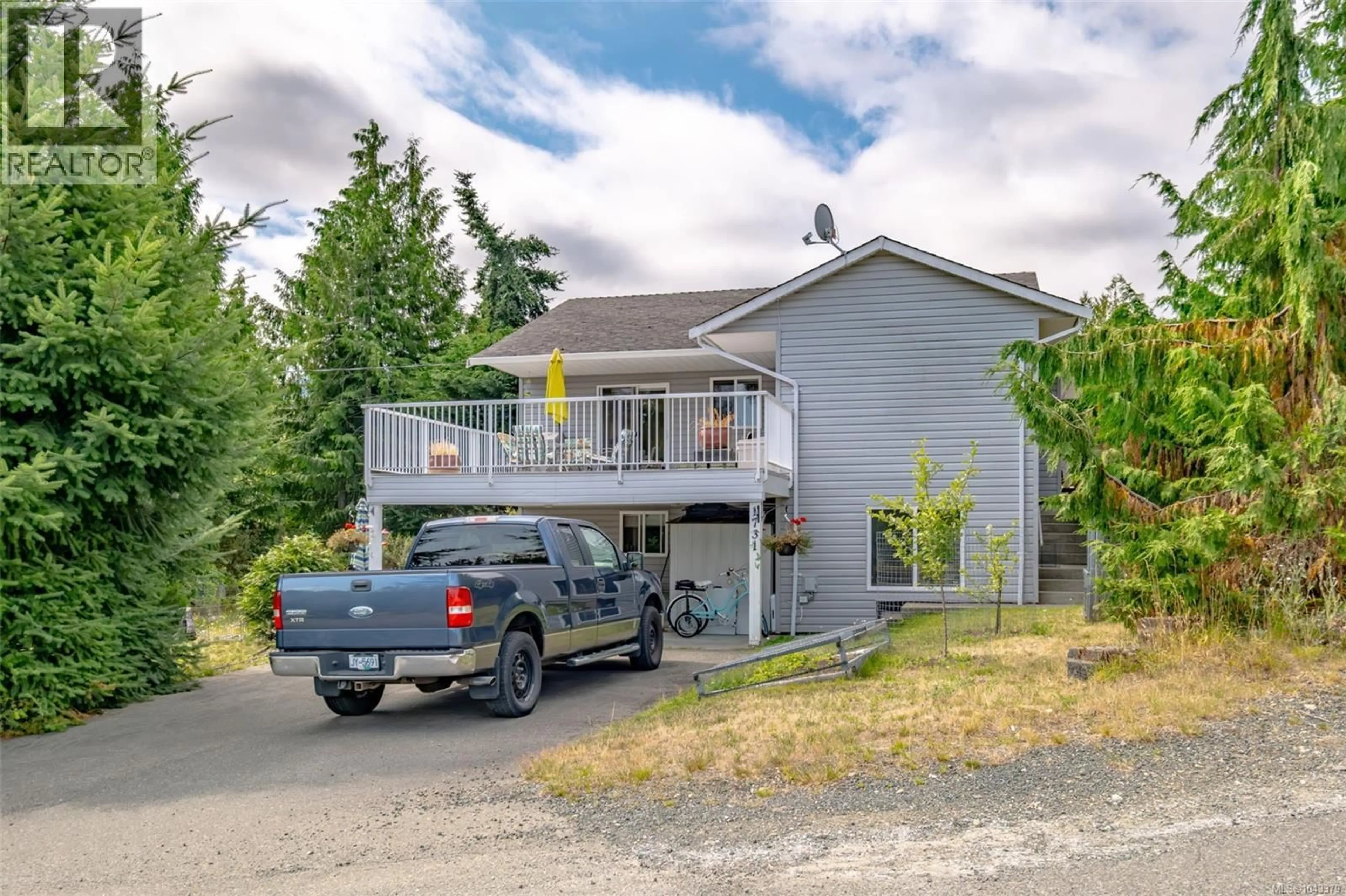 Home with vinyl exterior material, street for 1731 DAR'S PLACE, Qualicum Beach British Columbia V9K2S3