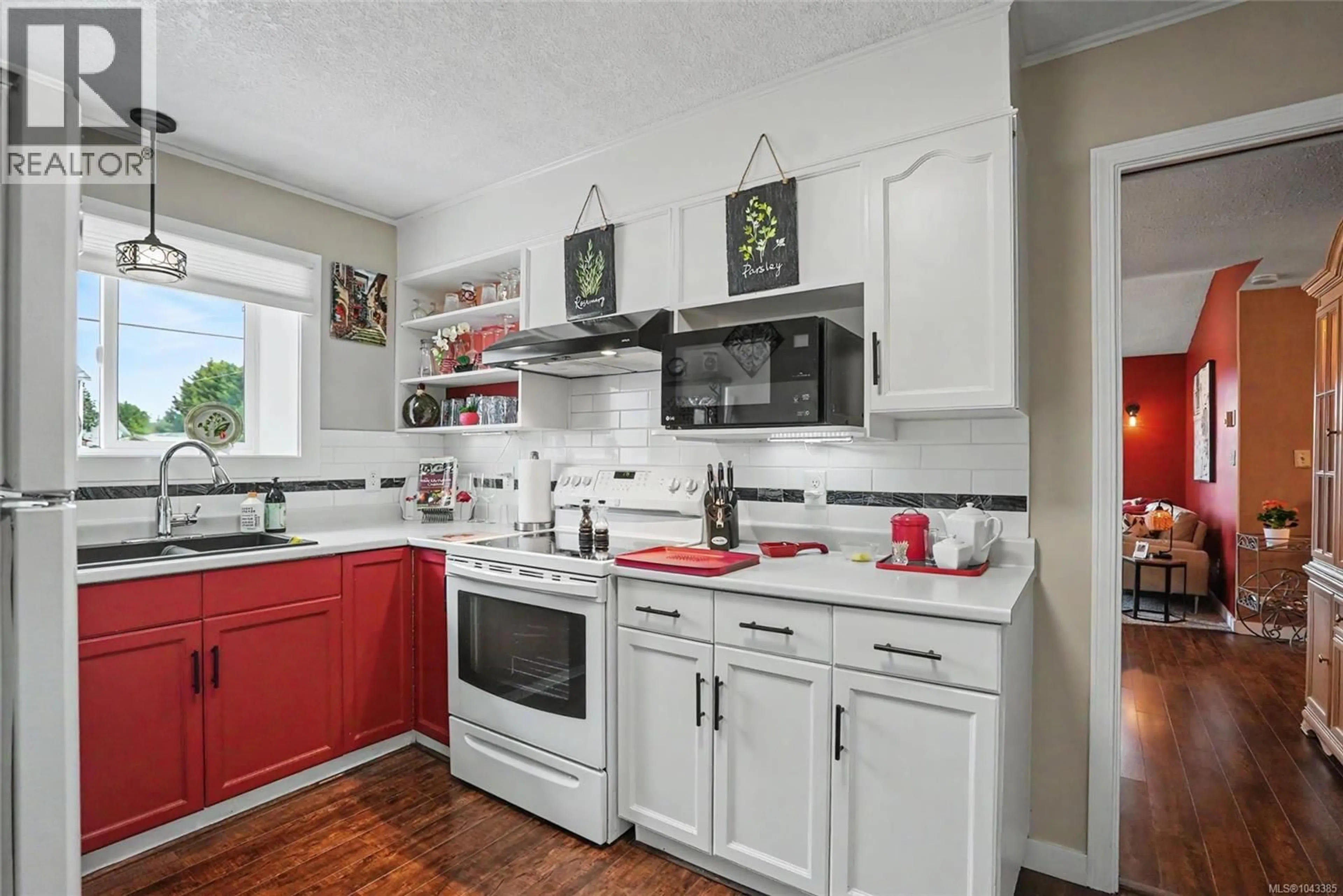 Standard kitchen, unknown for 2195 TULSA ROAD, Nanaimo British Columbia V9S5S2