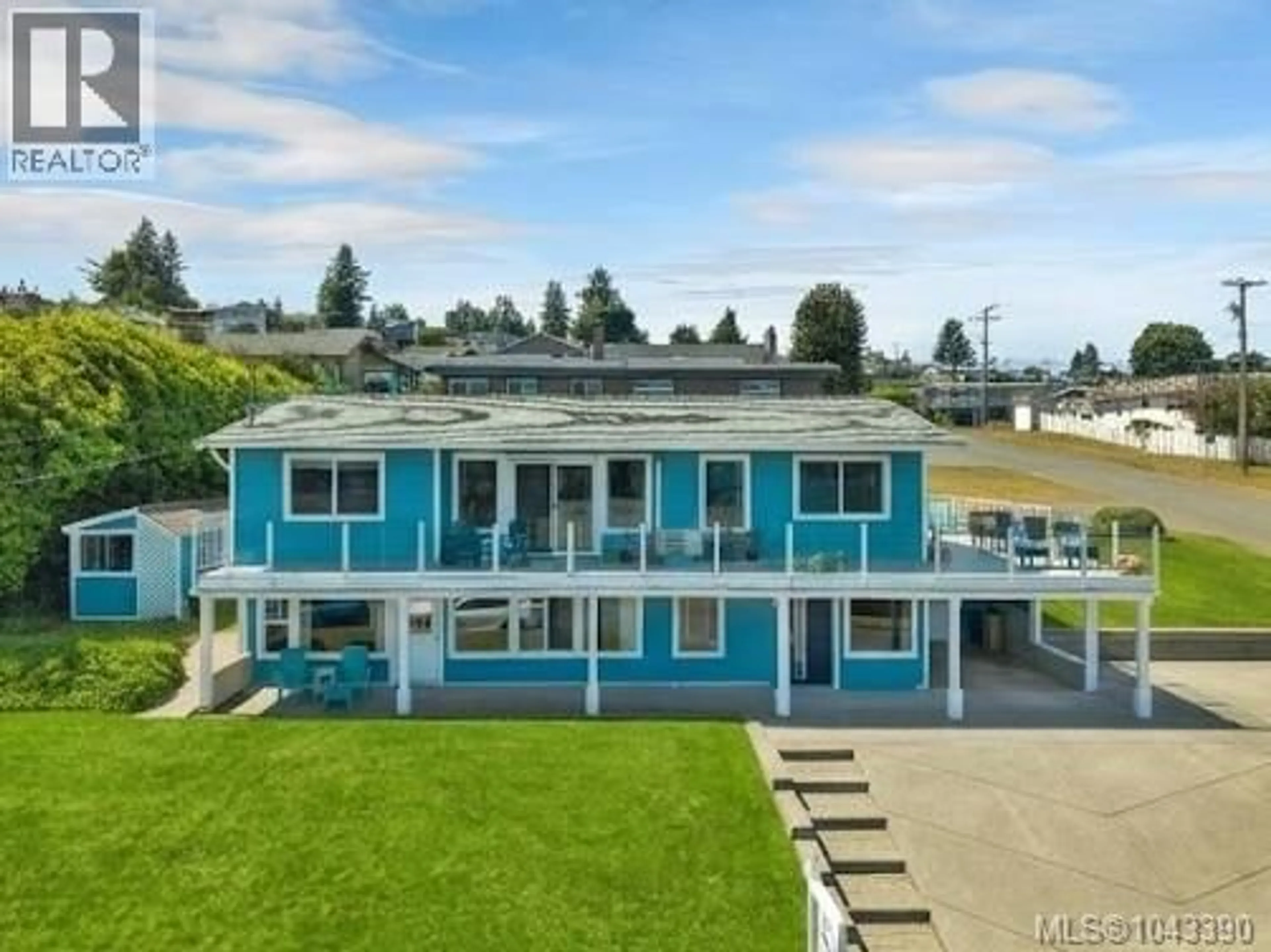 A pic from outside/outdoor area/front of a property/back of a property/a pic from drone, water/lake/river/ocean view for 85 PINECREST ROAD, Campbell River British Columbia V9W7A8