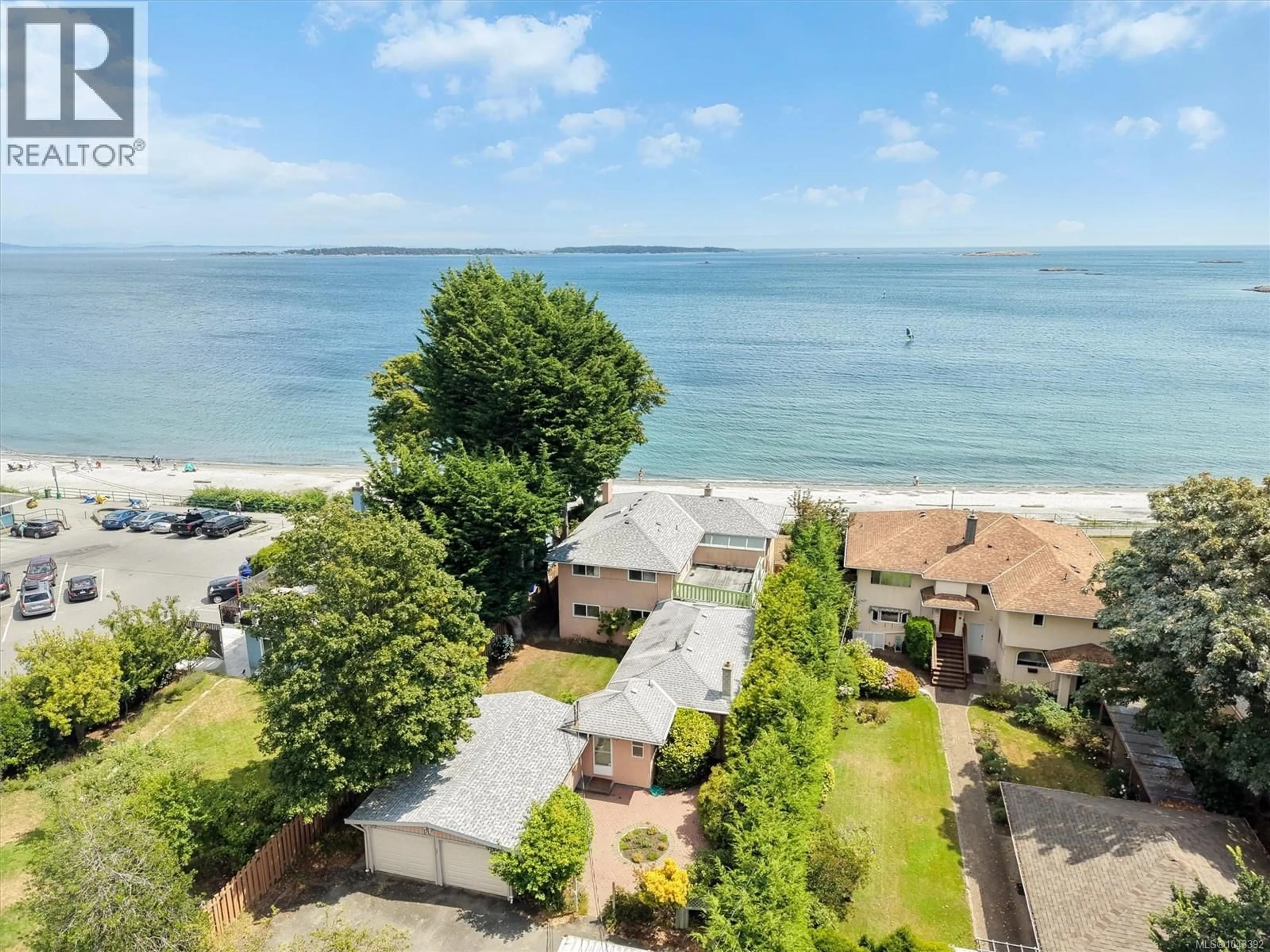 A pic from outside/outdoor area/front of a property/back of a property/a pic from drone, water/lake/river/ocean view for 2168 ESPLANADE, Oak Bay British Columbia V8R2W1
