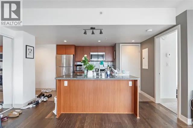 701 - 760 JOHNSON STREET, Victoria 3