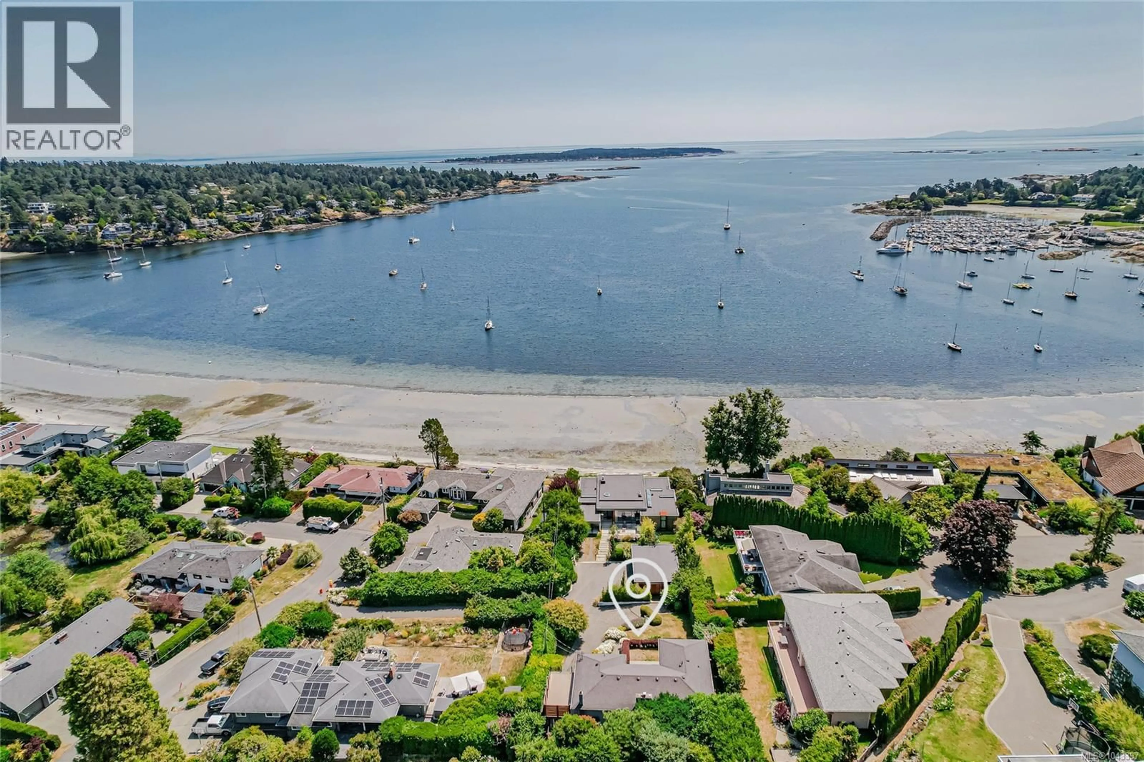 A pic from outside/outdoor area/front of a property/back of a property/a pic from drone, water/lake/river/ocean view for 3753 WARING PLACE, Saanich British Columbia V8P5E9