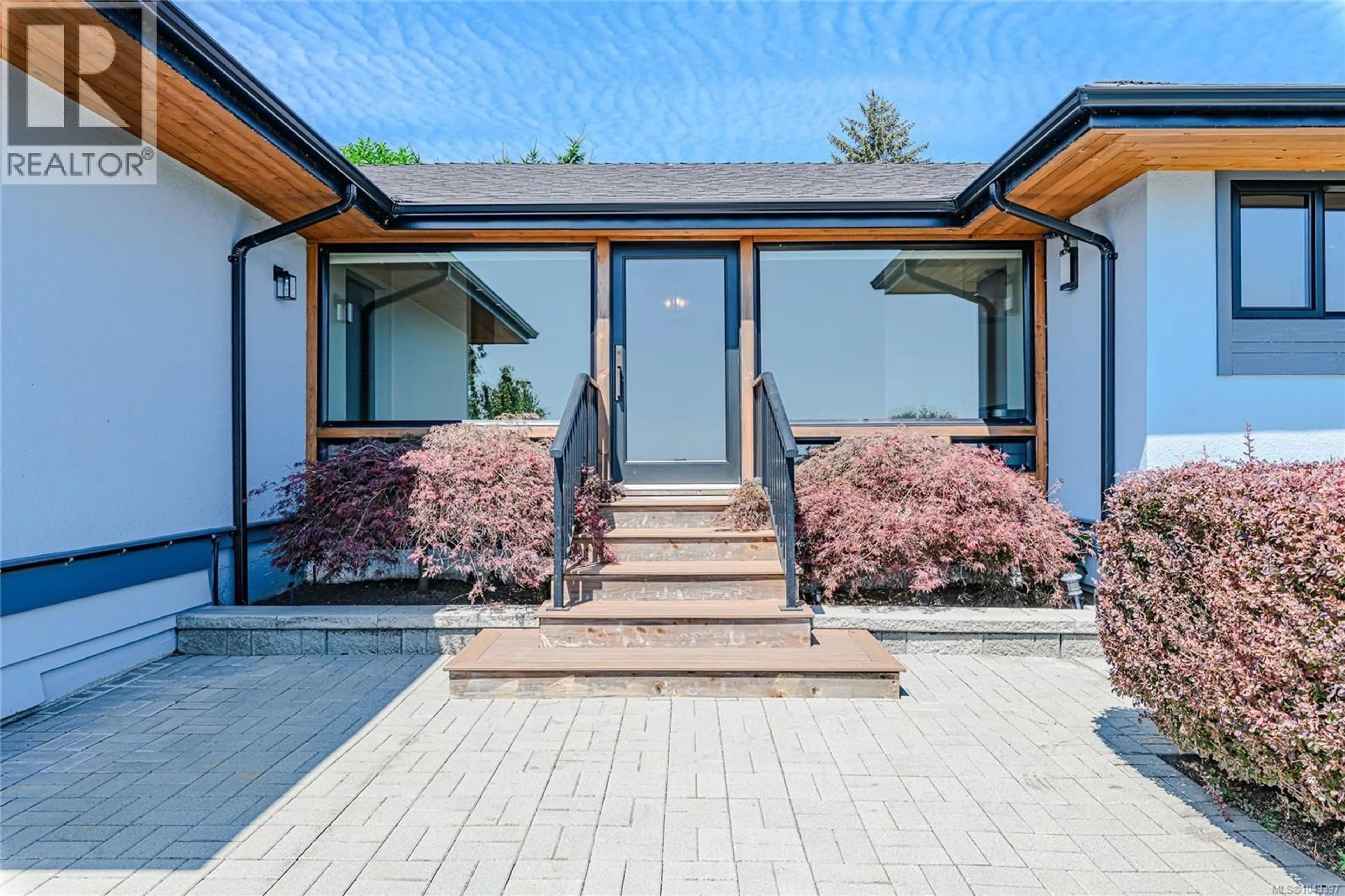 Unknown for 3753 WARING PLACE, Saanich British Columbia V8P5E9