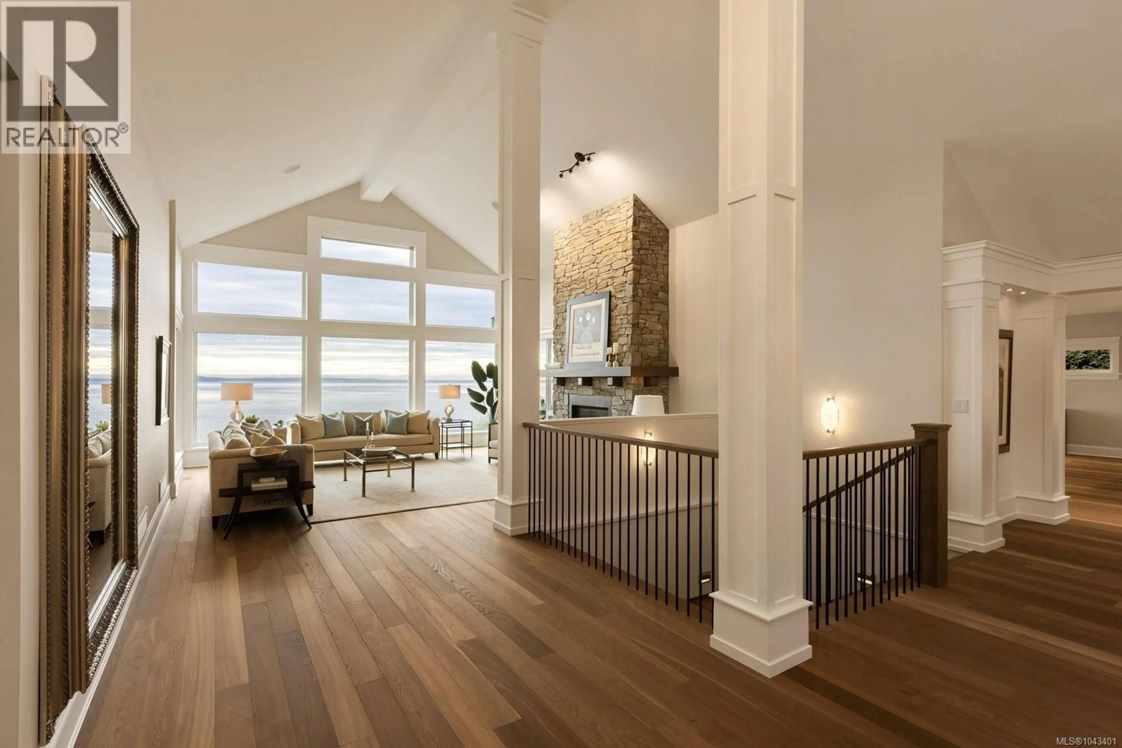 Indoor foyer for 2226 ARBUTUS ROAD, Saanich British Columbia V8N1V3