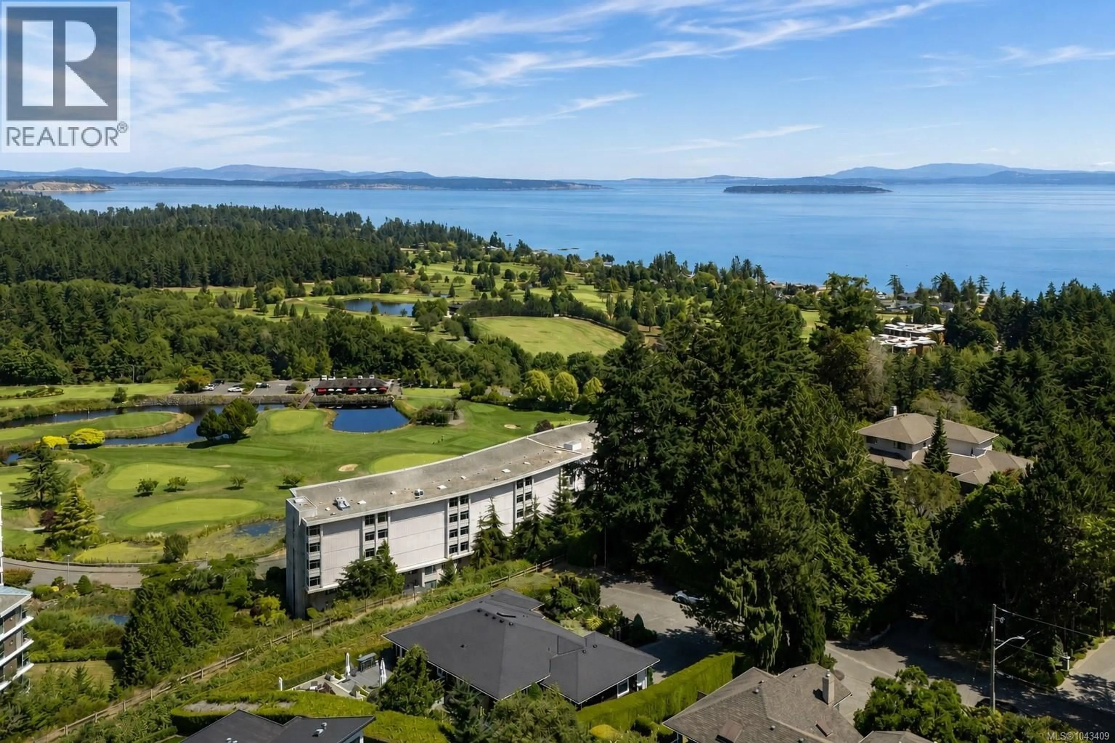 A pic from outside/outdoor area/front of a property/back of a property/a pic from drone, water/lake/river/ocean view for 5256 DEL MONTE AVENUE, Saanich British Columbia V8Y1X2