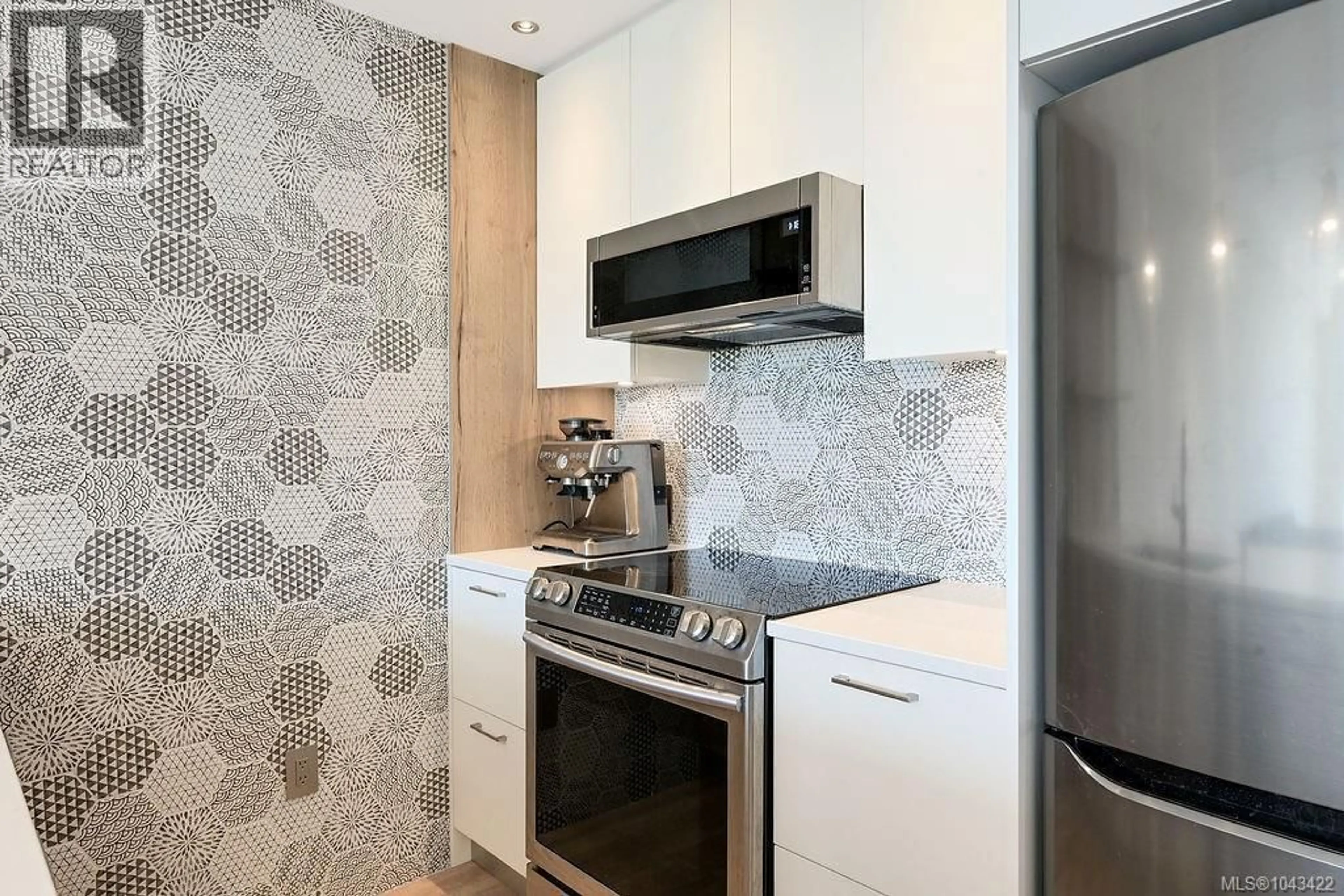 Contemporary kitchen, ceramic/tile floor for 303 - 1588 NORTH DAIRY ROAD, Saanich British Columbia V9T0E1