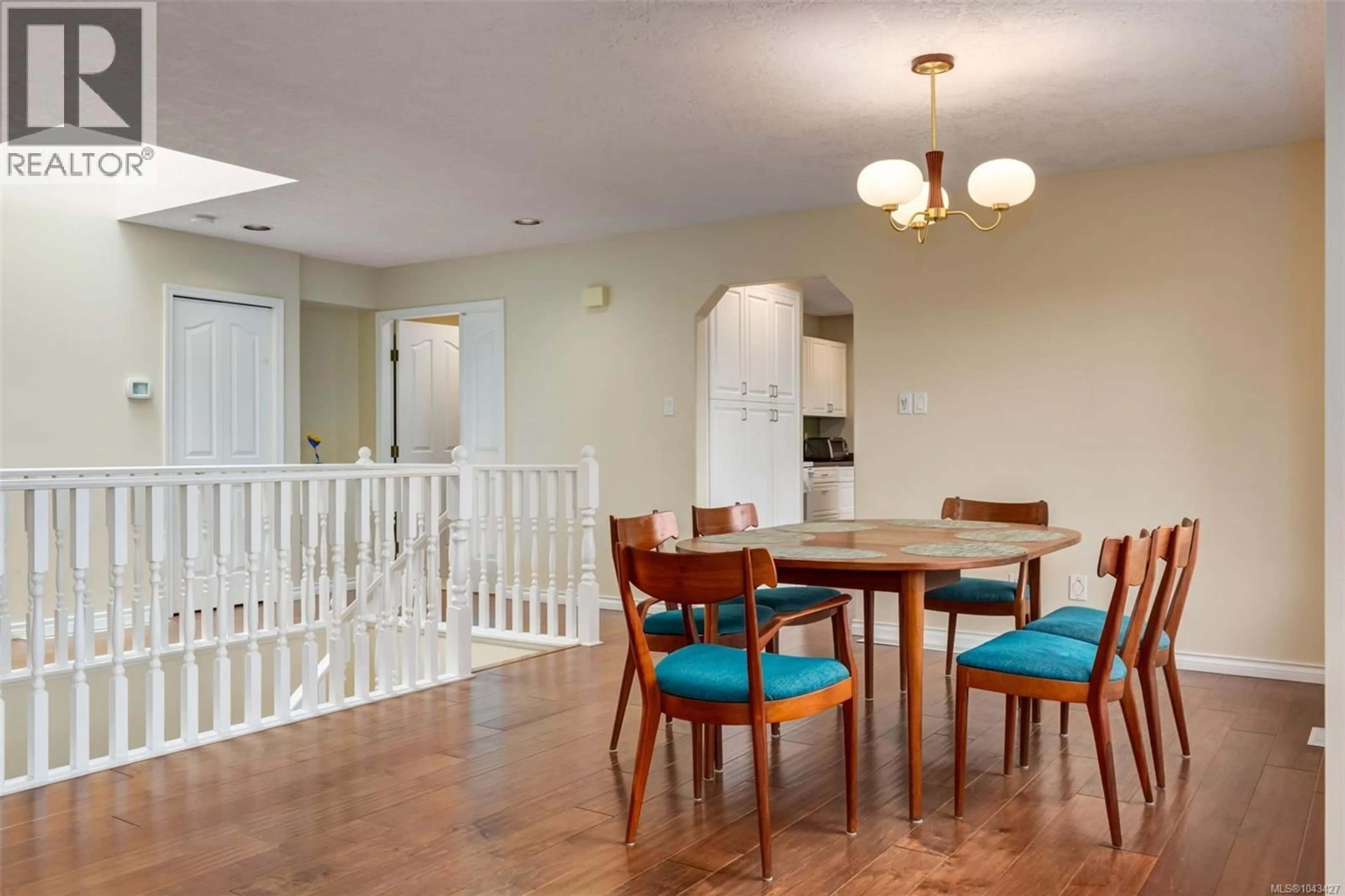 Dining room, wood/laminate floor for 1206 MCKENZIE DRIVE, Duncan British Columbia V9L5R8