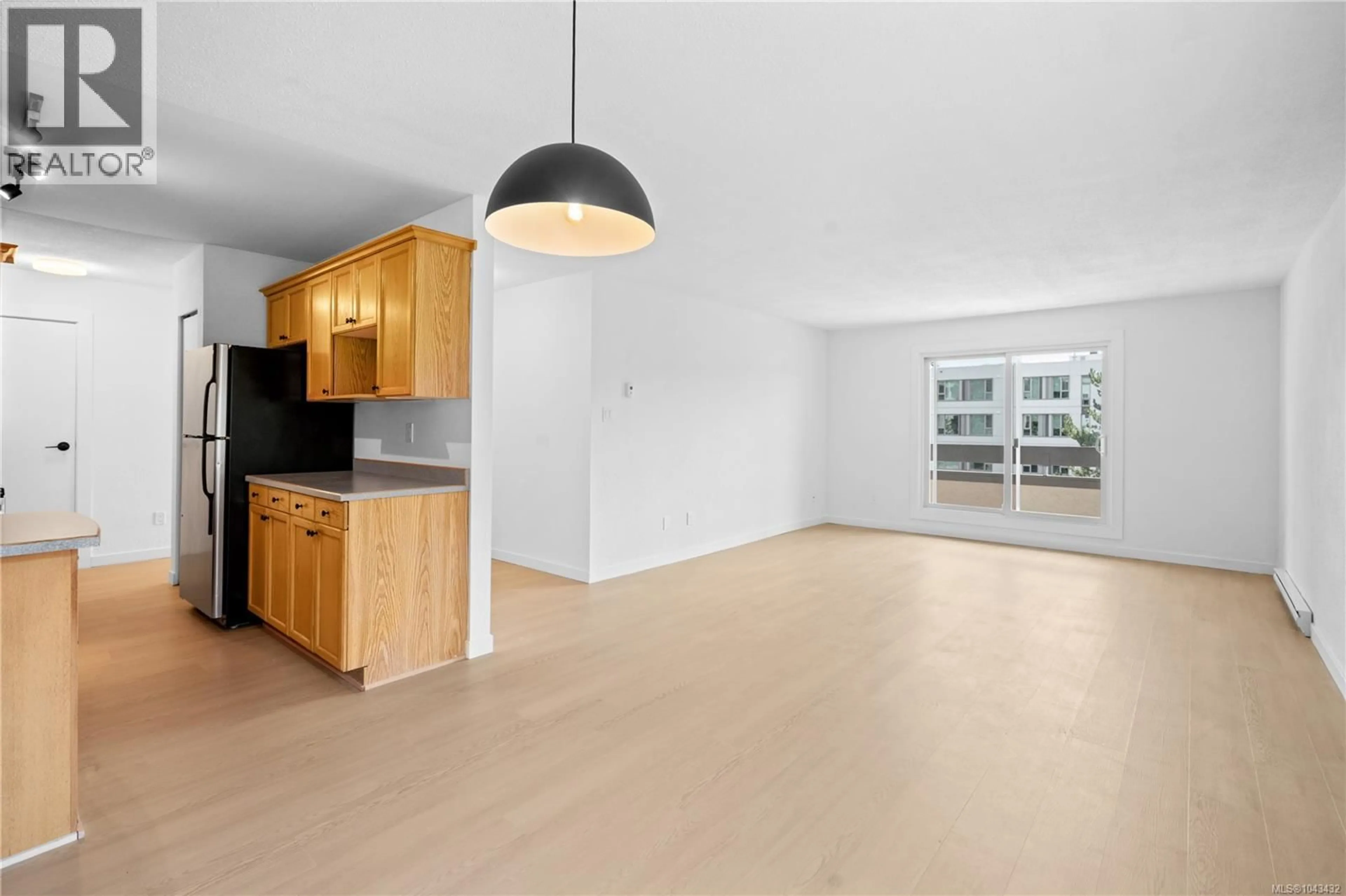 Unknown for 209 - 3235 QUADRA STREET, Saanich British Columbia V8X1G4