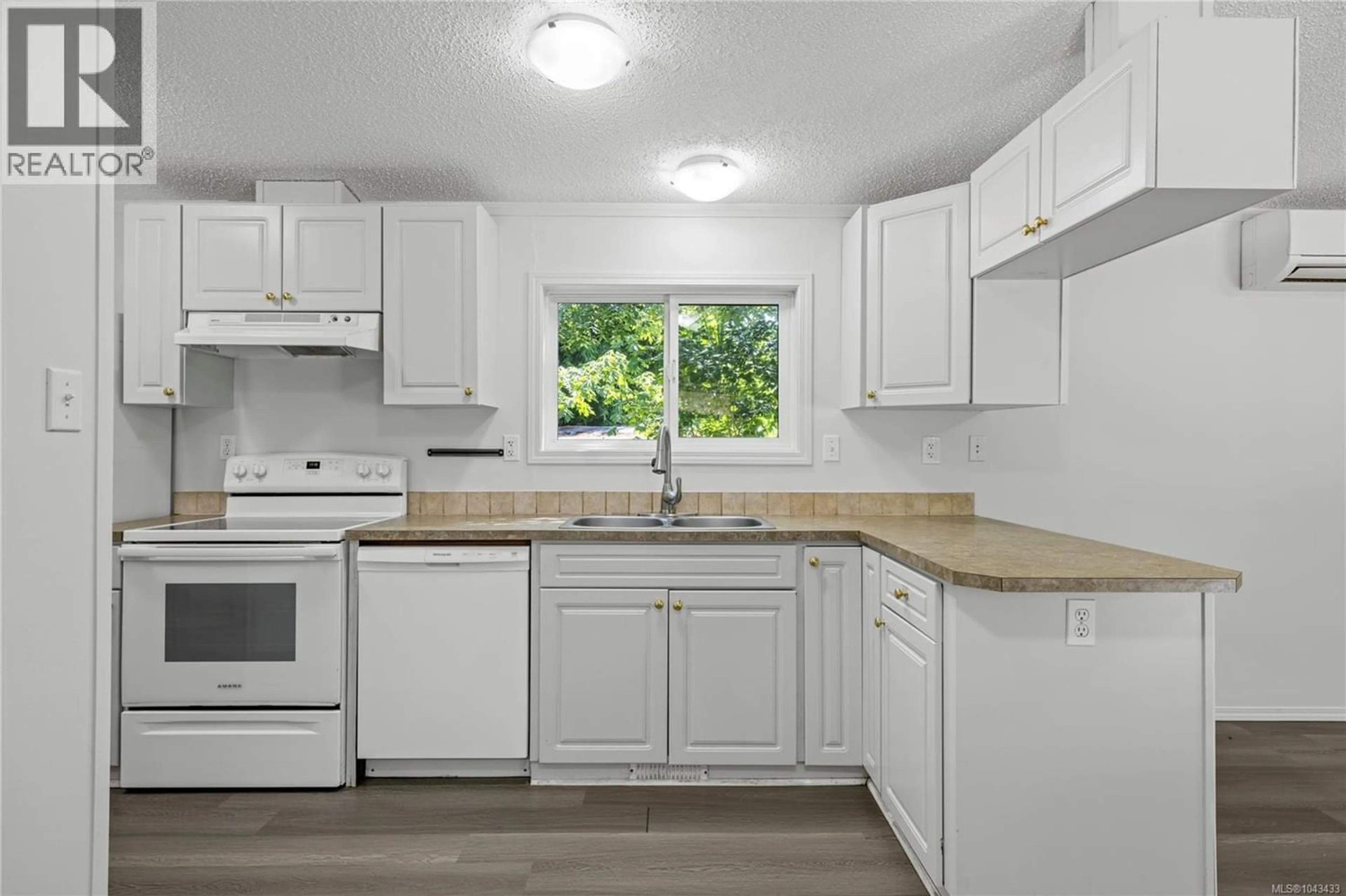 Standard kitchen, unknown for 80 - 971 DOUGLAS AVENUE, Nanaimo British Columbia V9R6C1