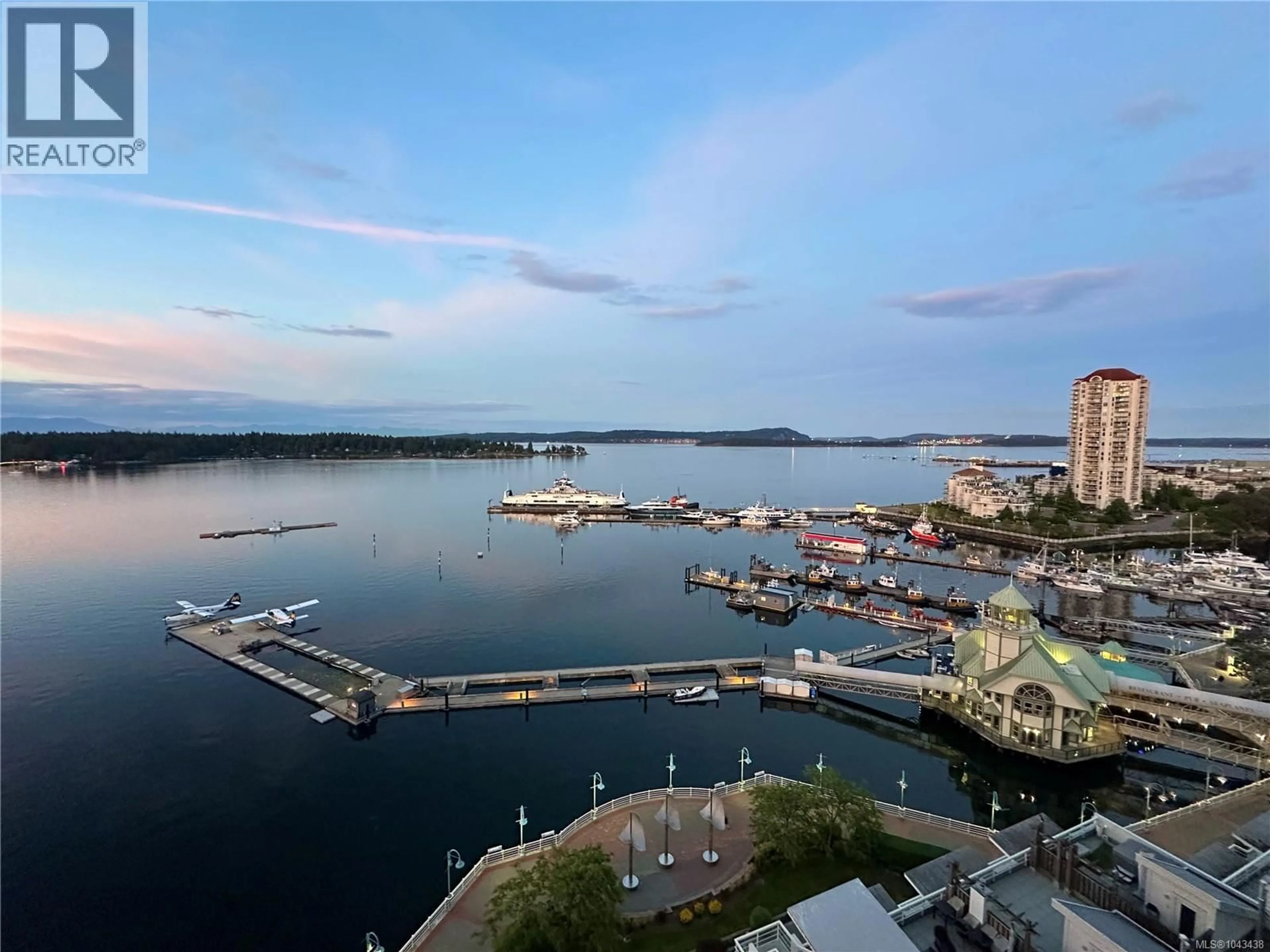A pic from outside/outdoor area/front of a property/back of a property/a pic from drone, water/lake/river/ocean view for 805 - 38 FRONT STREET, Nanaimo British Columbia V9R0B8