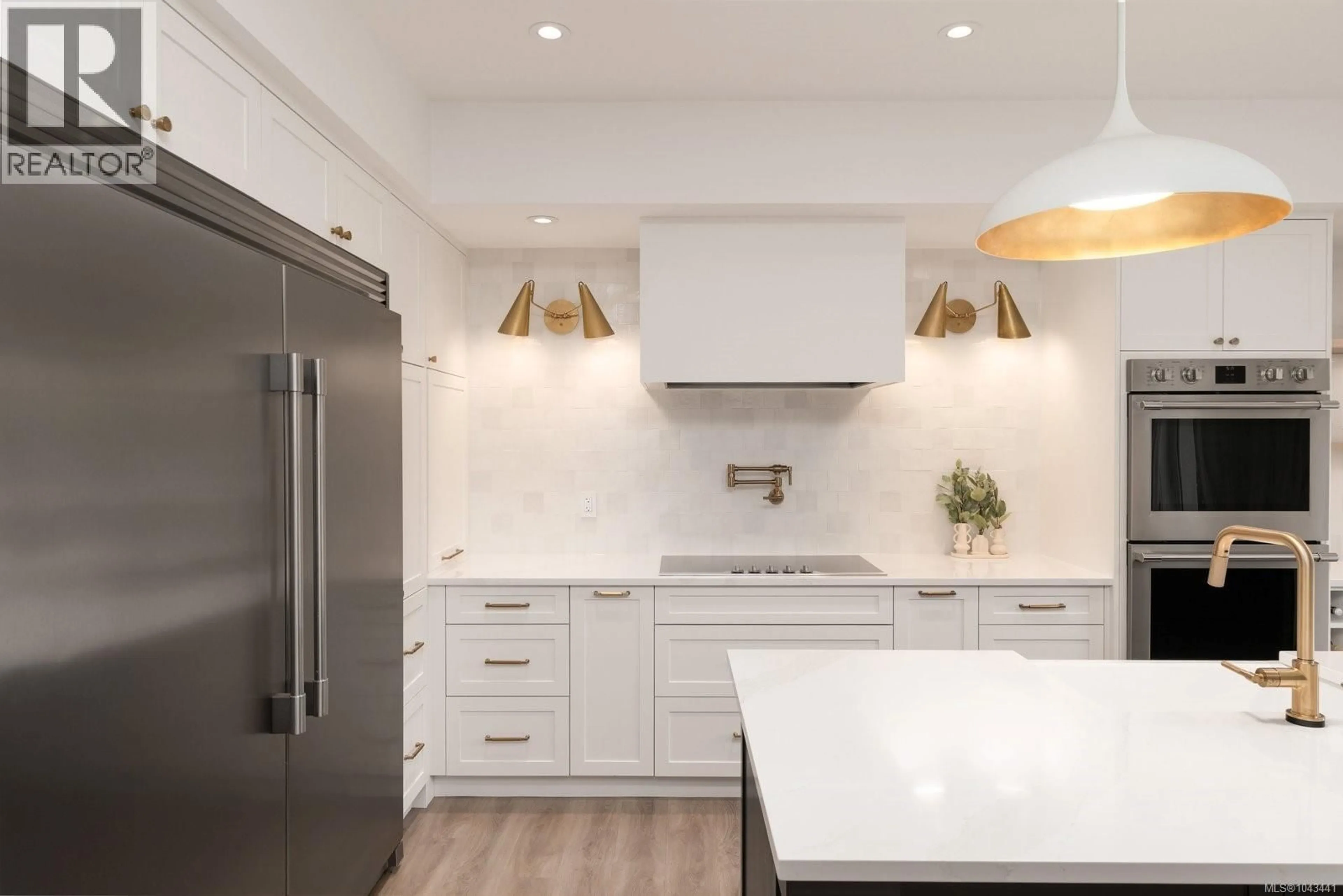 Contemporary kitchen, unknown for 4 - 4583 WILKINSON ROAD, Saanich British Columbia V8Z5C3