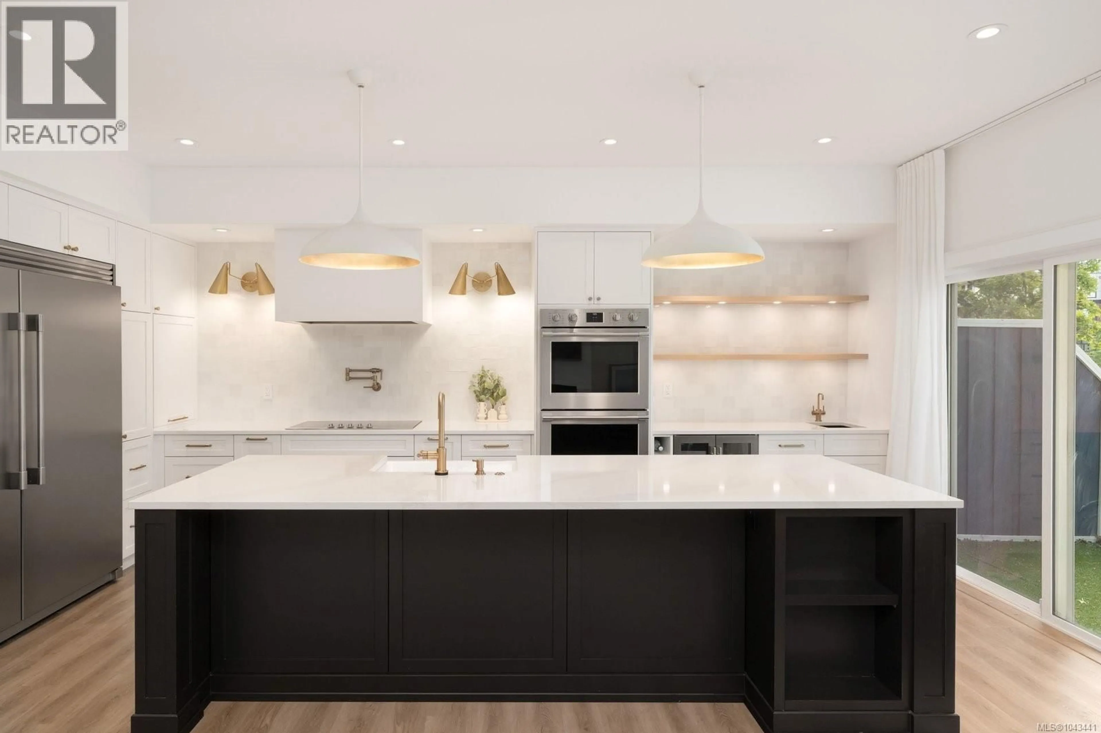 Contemporary kitchen, unknown for 4 - 4583 WILKINSON ROAD, Saanich British Columbia V8Z5C3
