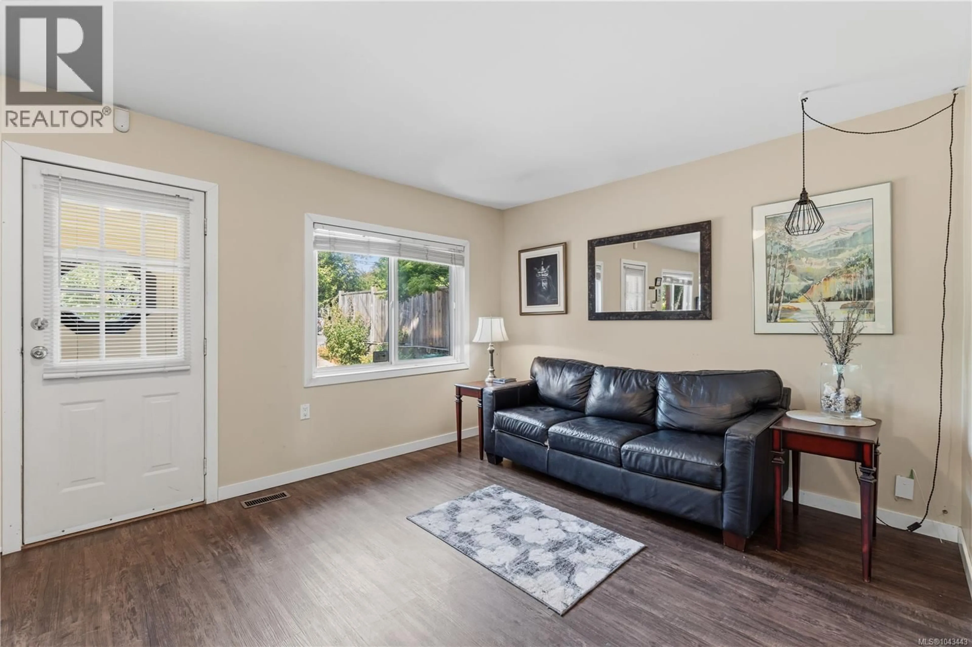 Living room with furniture, unknown for 308 HOLLY AVENUE, Nanaimo British Columbia V9S3M2