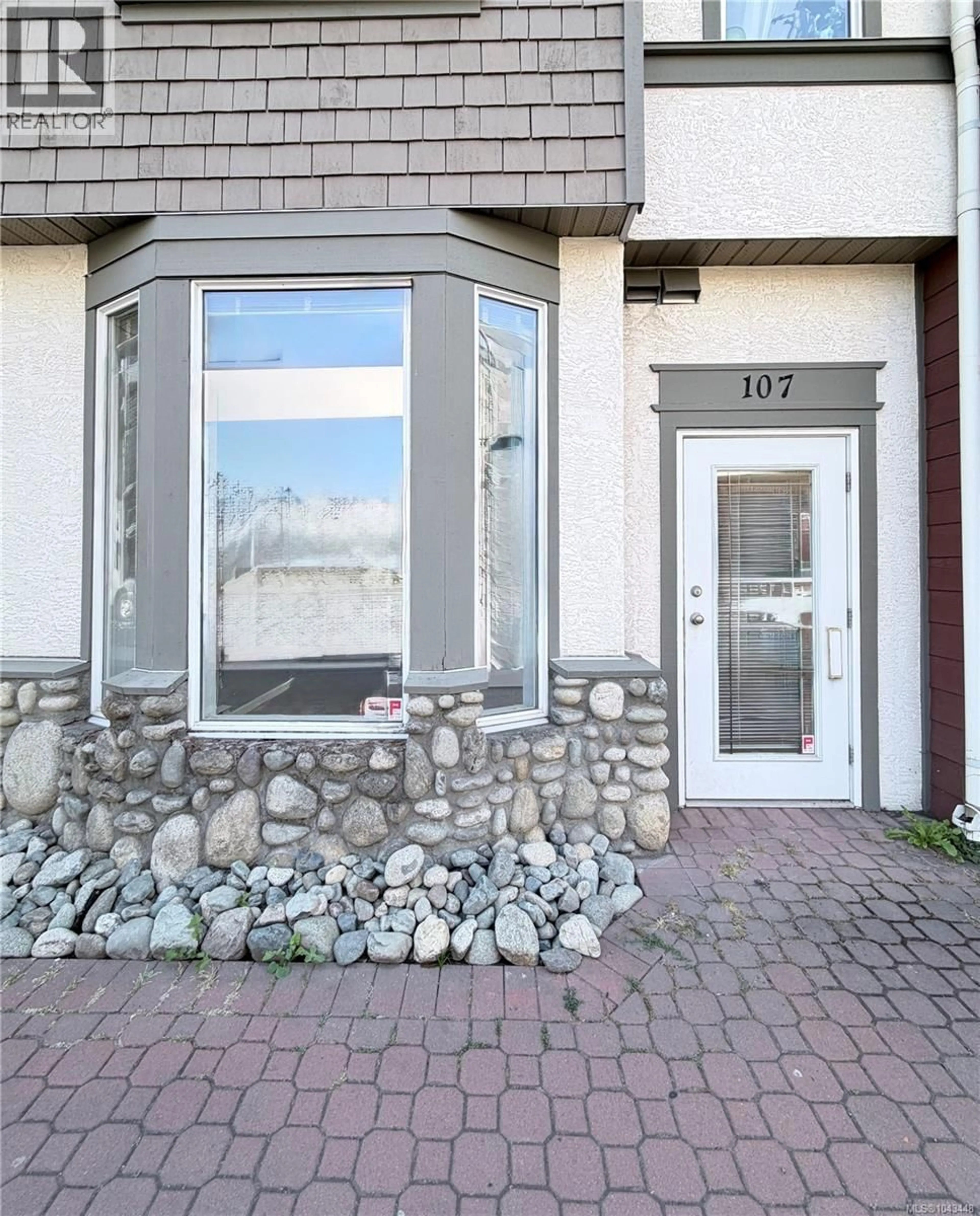 Indoor entryway for 107 - 2849 PEATT ROAD, Langford British Columbia V9B3V5