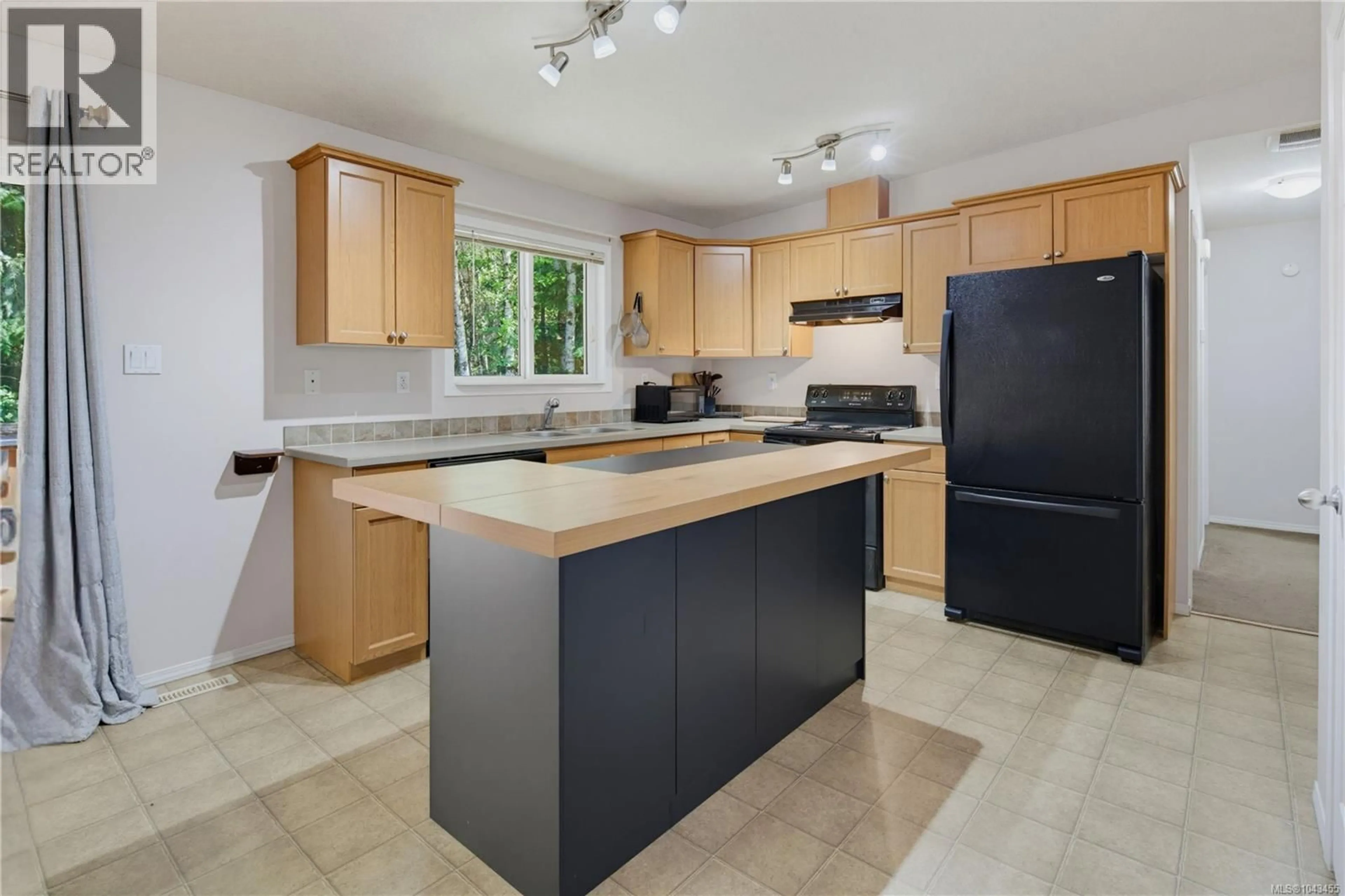 Standard kitchen, ceramic/tile floor for 1048 FITZGERALD ROAD, Shawnigan Lake British Columbia V8H2H8
