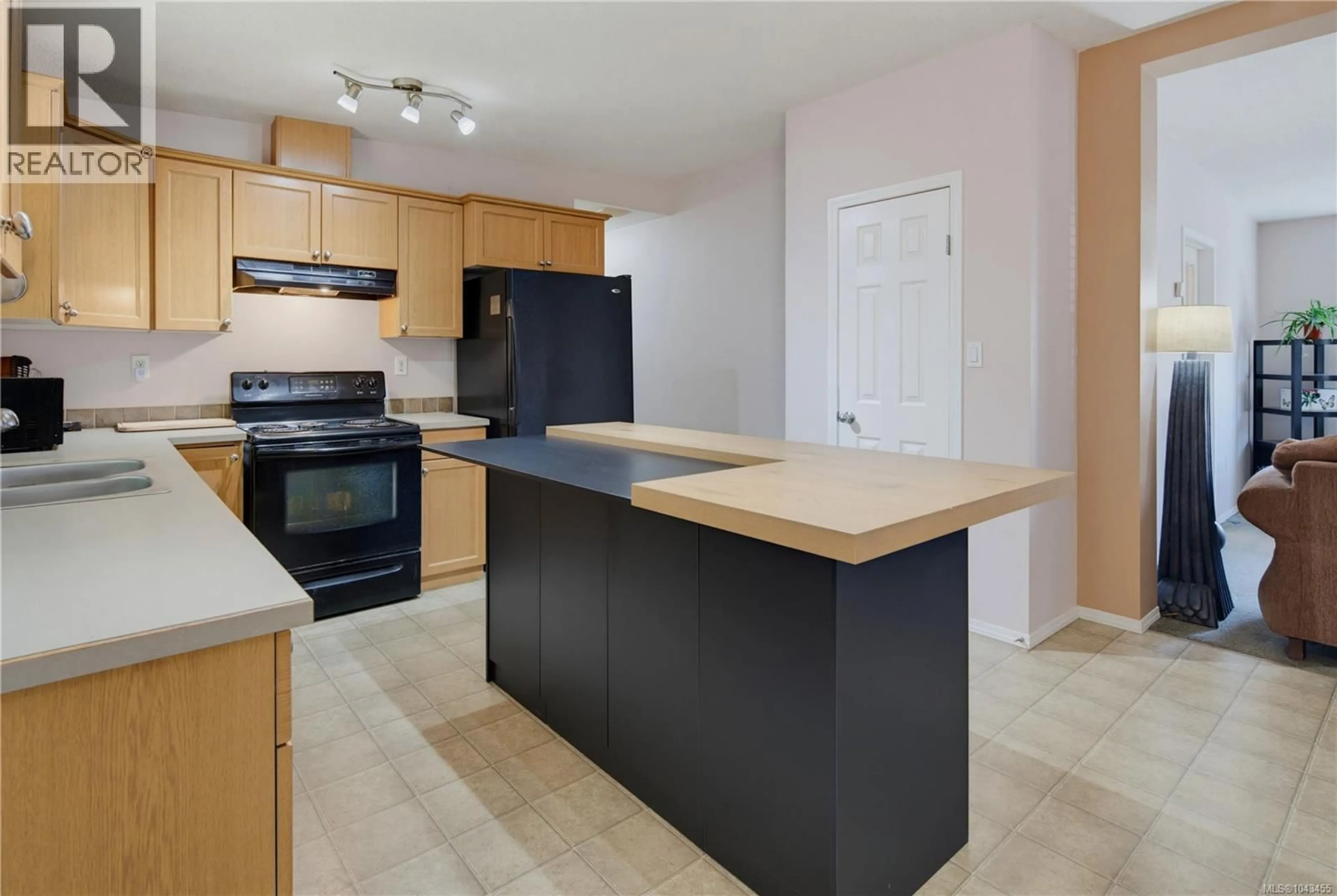 Standard kitchen, unknown for 1048 FITZGERALD ROAD, Shawnigan Lake British Columbia V8H2H8