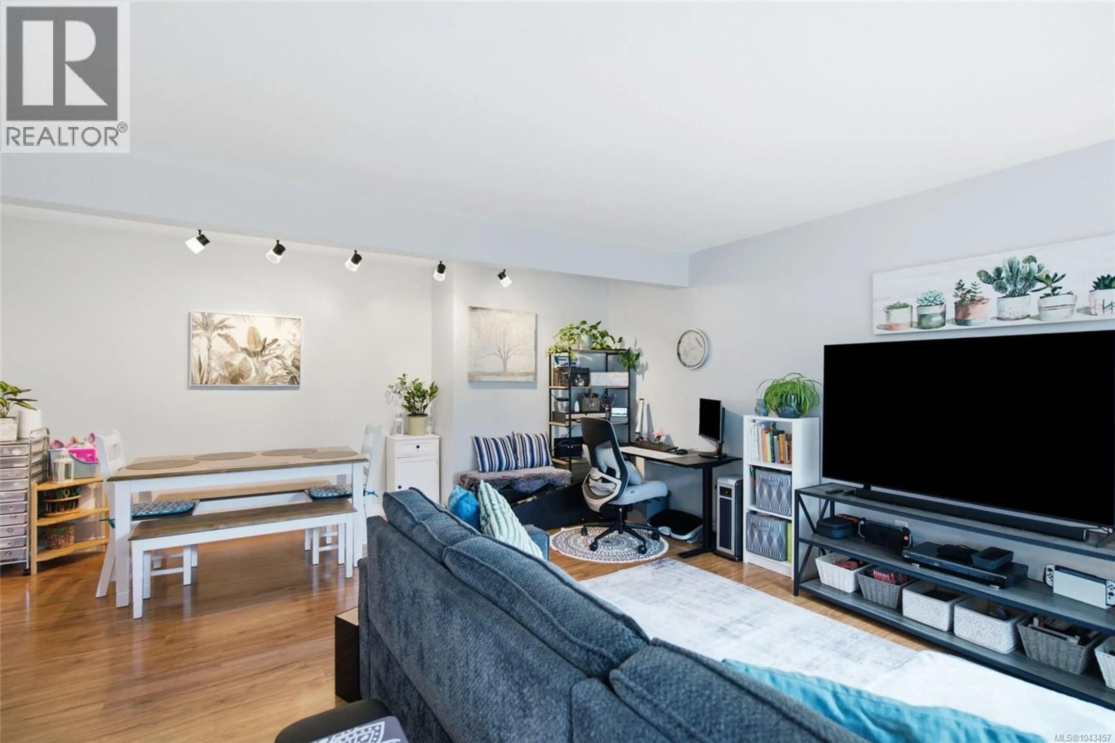 Living room with furniture, unknown for 21 - 267 CORFIELD STREET, Parksville British Columbia V9P2H6