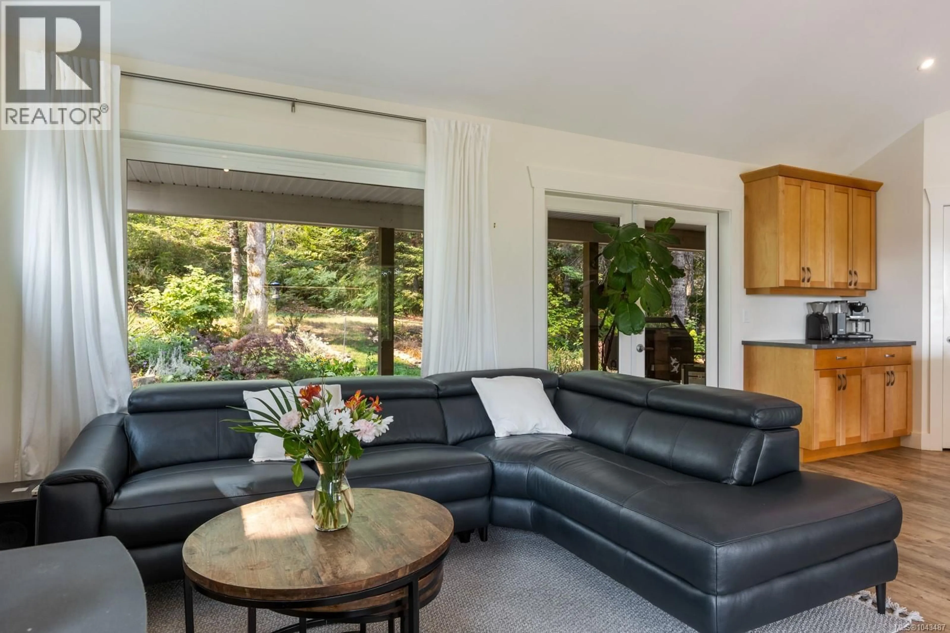 Living room with furniture, unknown for 6531 COUNTRY ROAD, Fanny Bay British Columbia V0R1W0