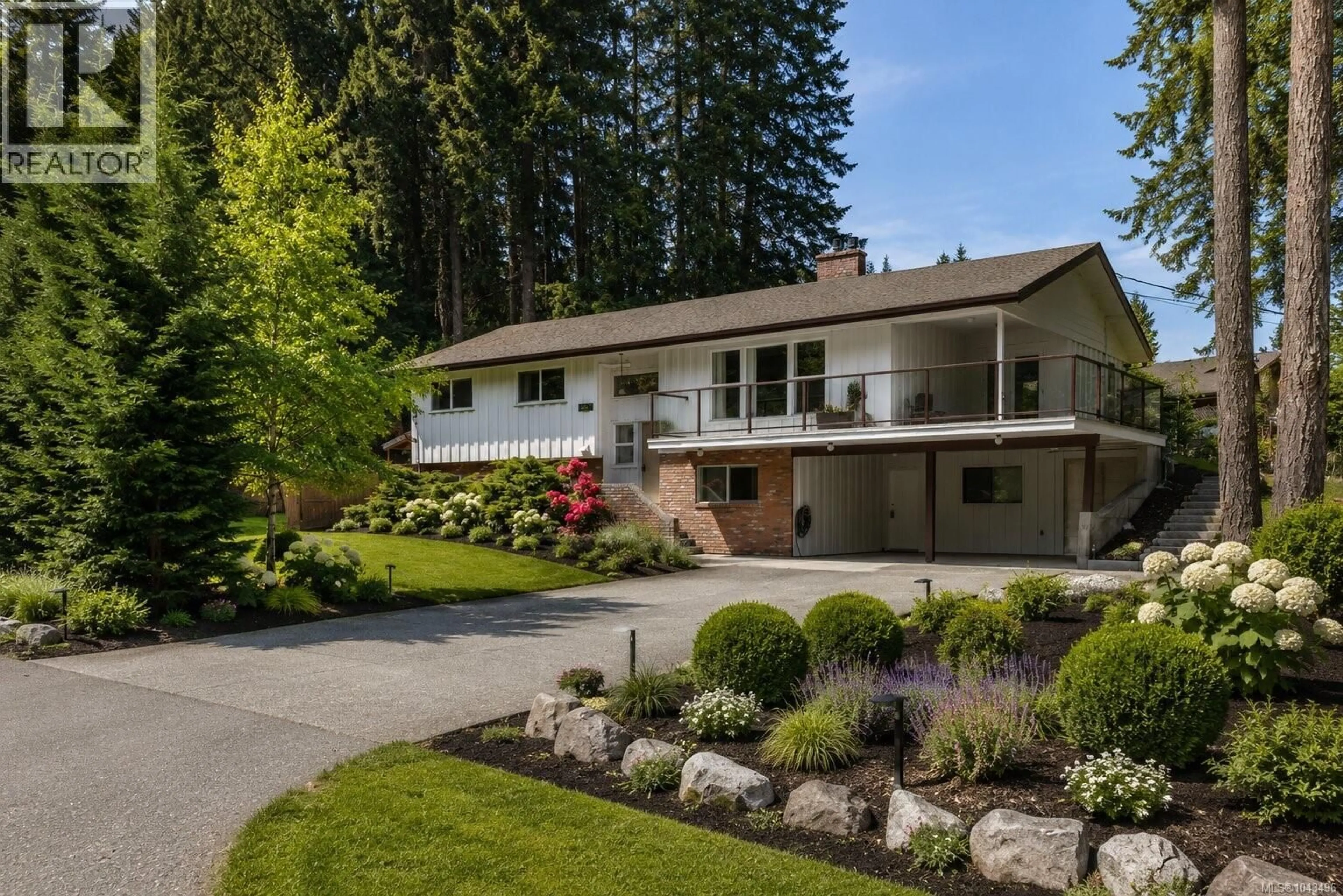 Home with vinyl exterior material, mountain view for 2280 CALAIS ROAD, Duncan British Columbia V9L5V2