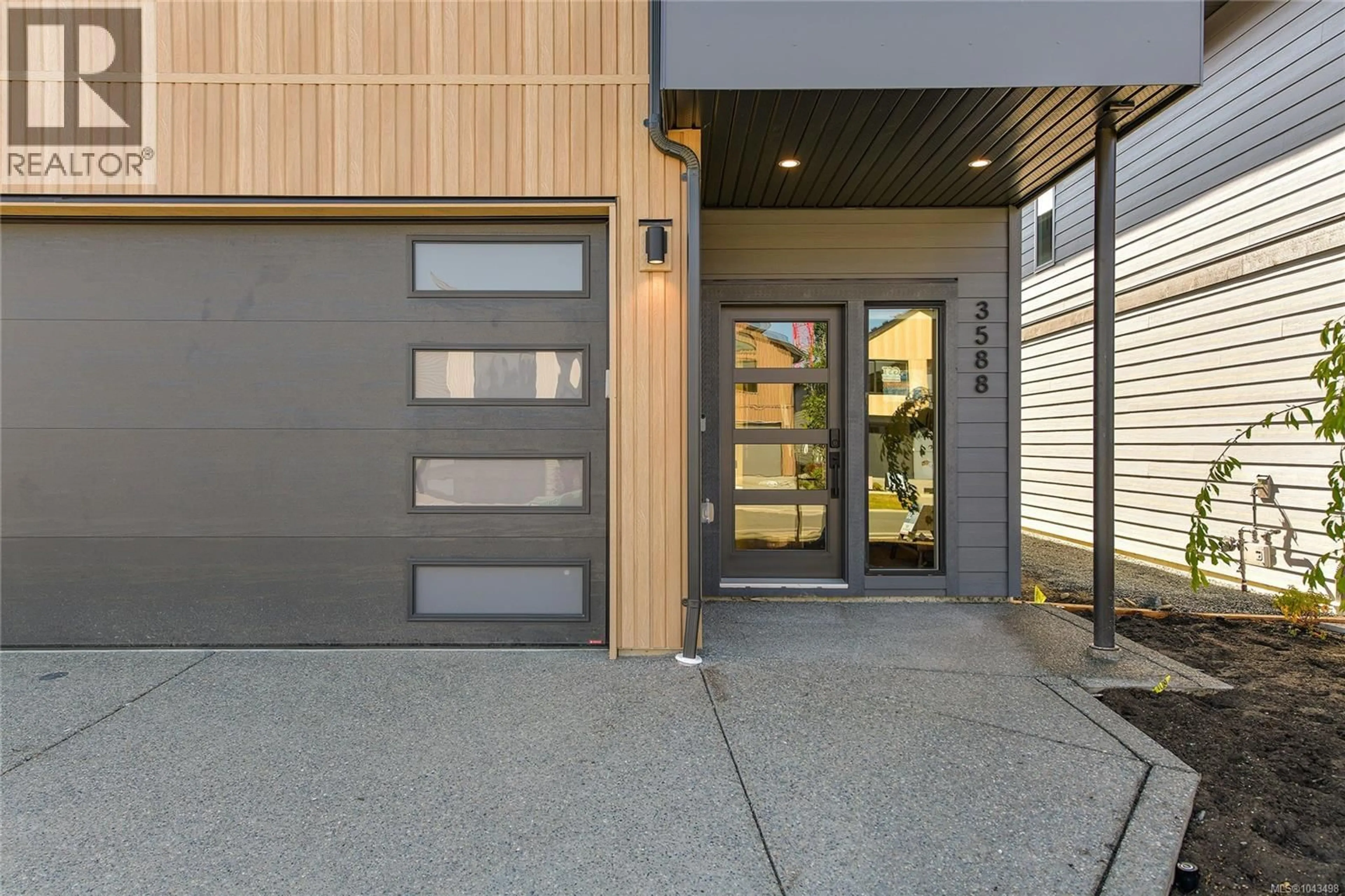 Indoor entryway for 3588 TEMPERATE PLACE, Colwood British Columbia V9C0T3