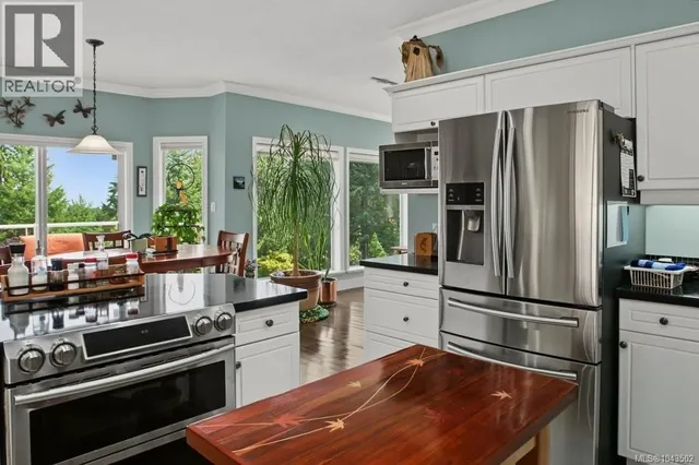 2305 MATE PLACE, Nanoose Bay 5
