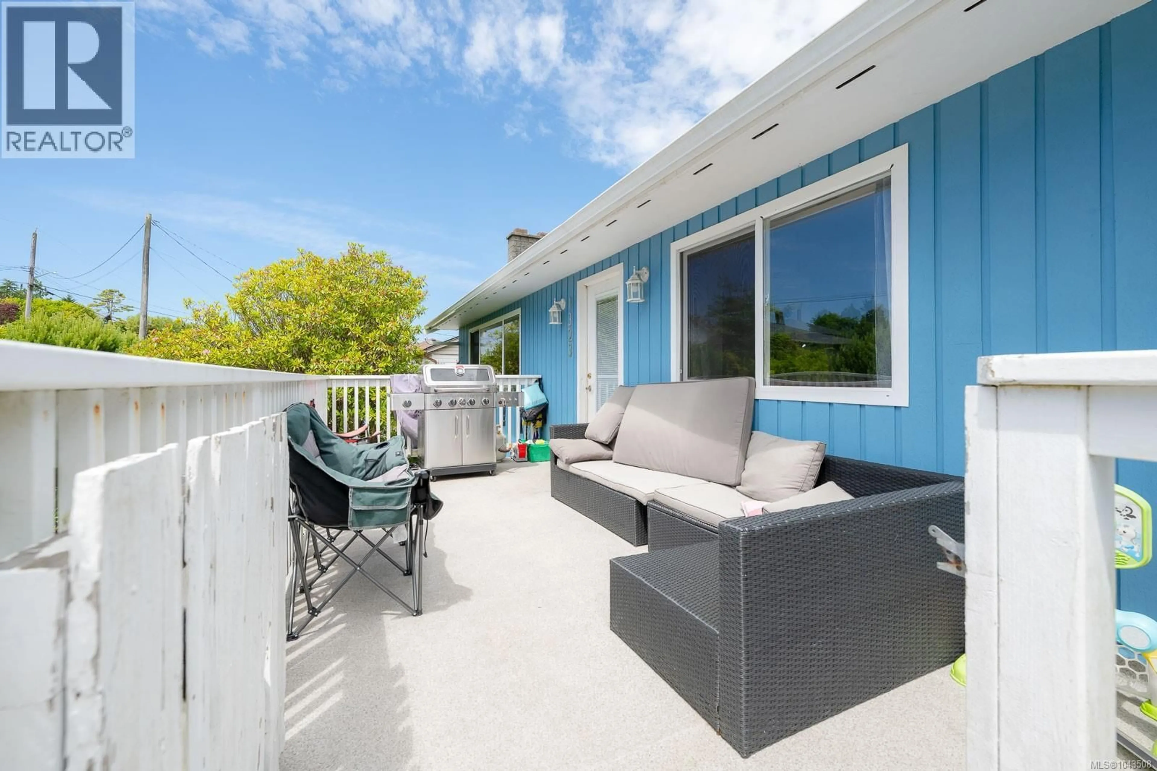 Patio, water/lake/river/ocean view for 1323 HELEN STREET, Ucluelet British Columbia V0R3A0