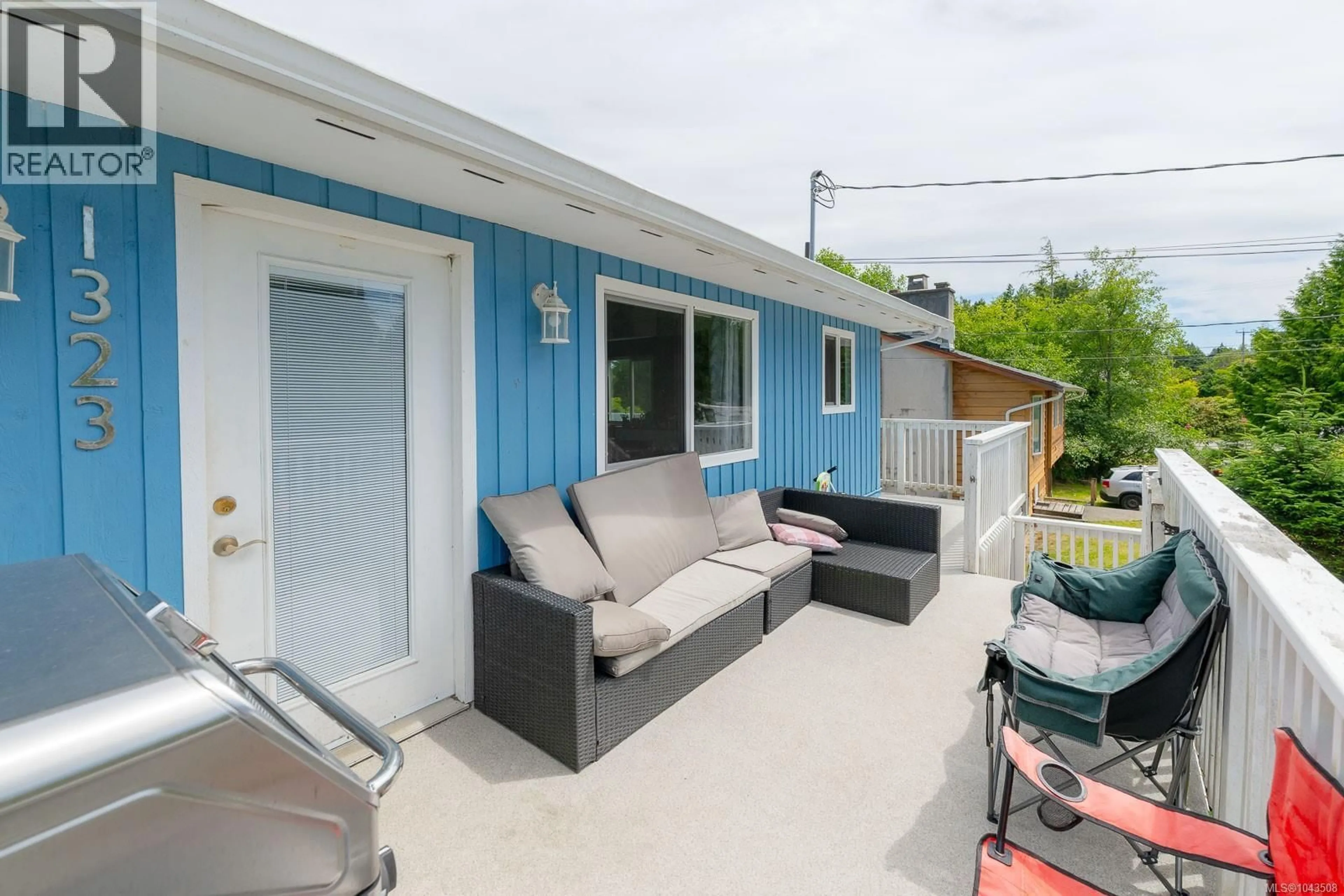 Patio, street for 1323 HELEN STREET, Ucluelet British Columbia V0R3A0