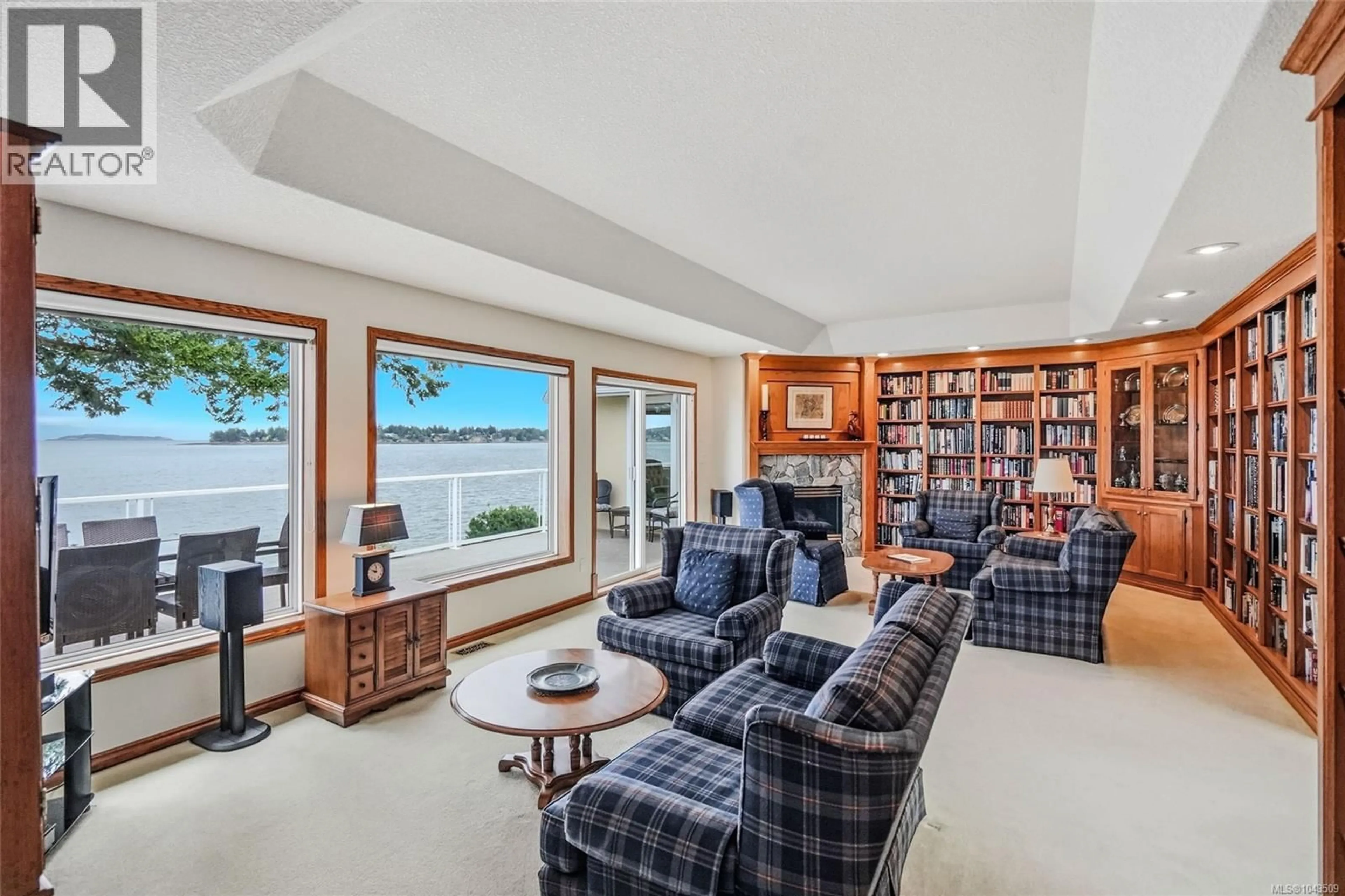 Living room with furniture, unknown for 1432 MADRONA DRIVE, Nanoose Bay British Columbia V9P9C9