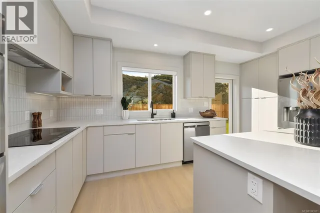 2529 ALABASTER COURT, Langford 5