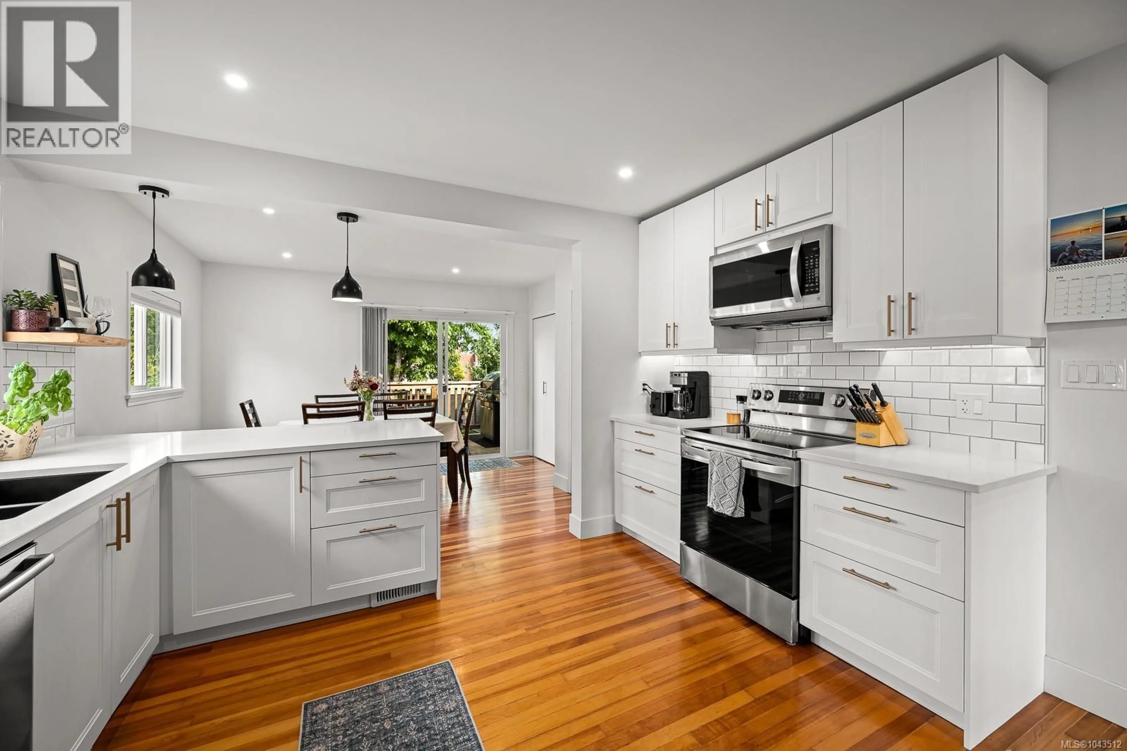 Open concept kitchen, unknown for 667 11TH STREET, Courtenay British Columbia V9N1S9