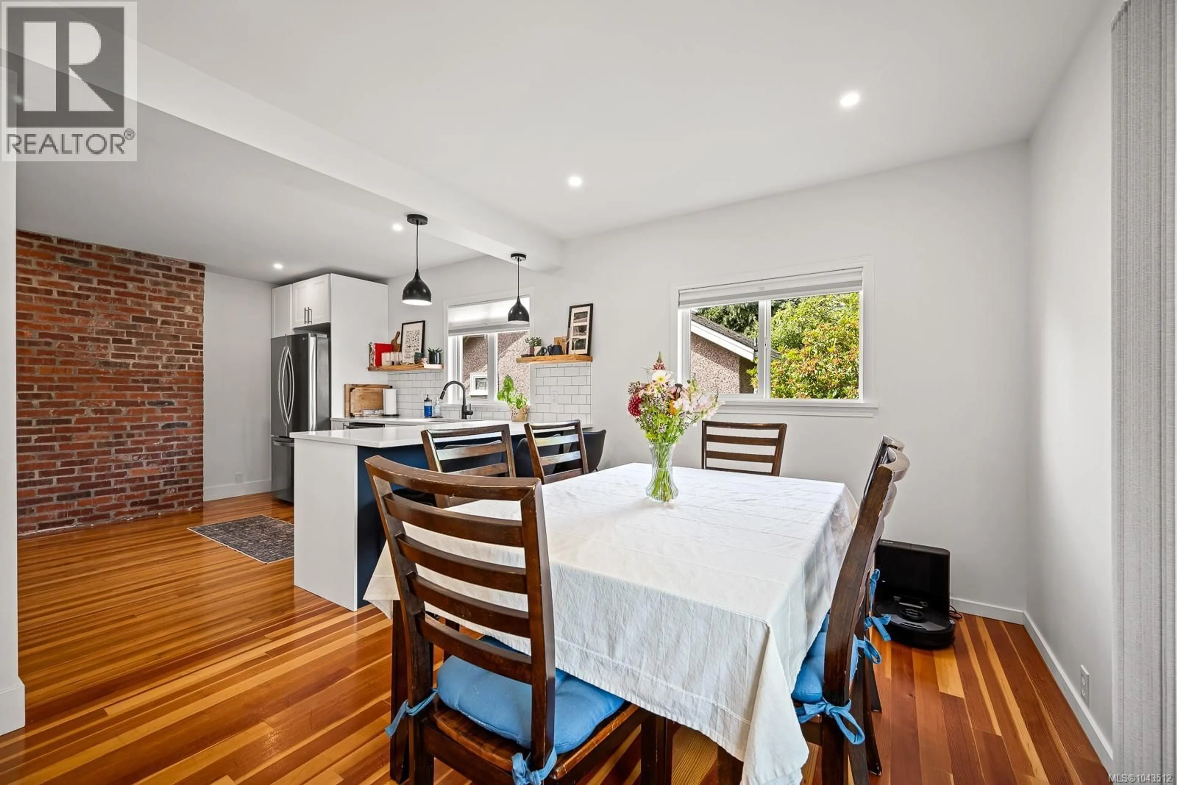 Open concept kitchen, unknown for 667 11TH STREET, Courtenay British Columbia V9N1S9