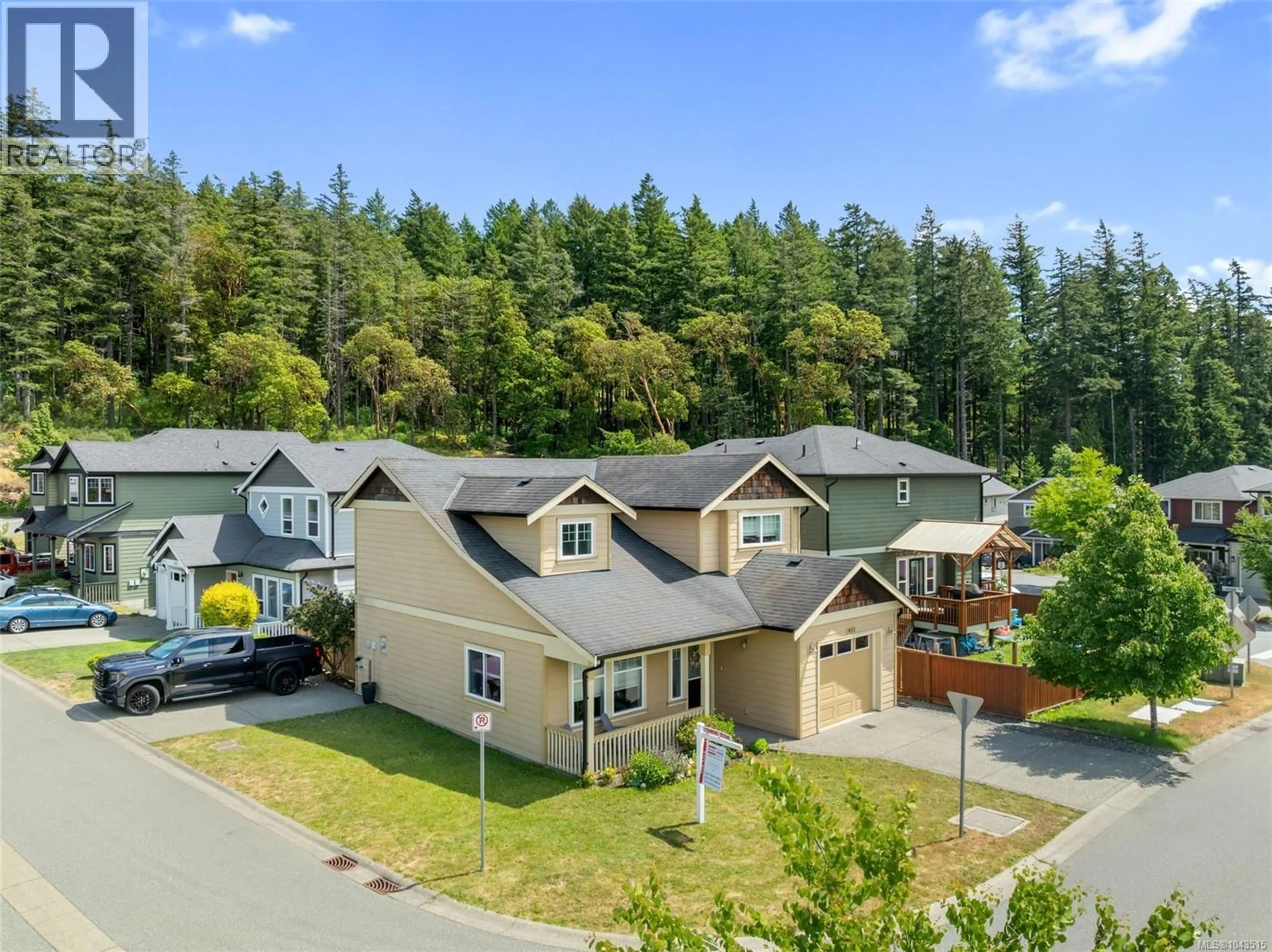 A pic from outside/outdoor area/front of a property/back of a property/a pic from drone, unknown for 951 KINGLET PLACE, Langford British Columbia V9C0B4