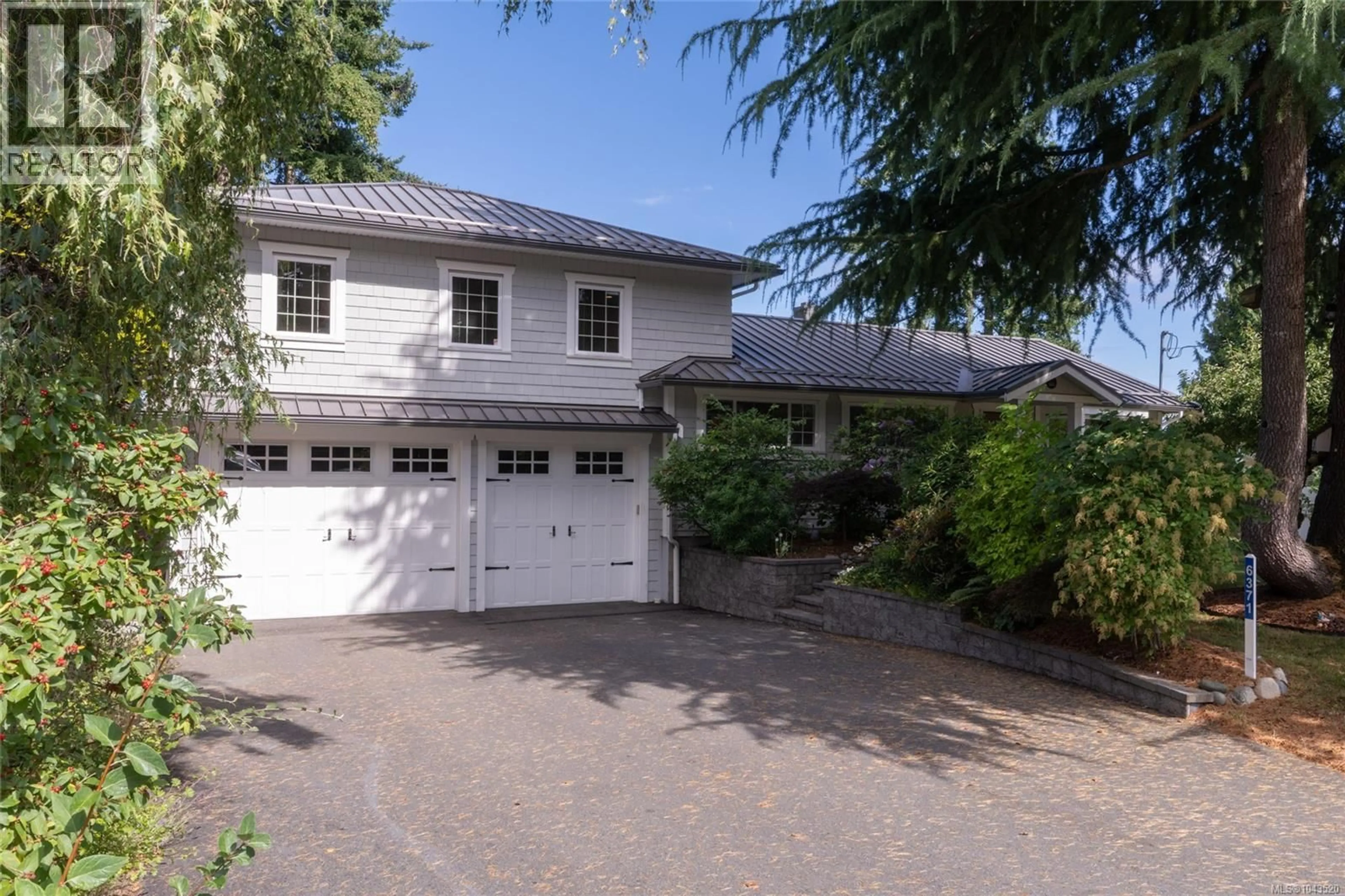 A pic from outside/outdoor area/front of a property/back of a property/a pic from drone, street for 6371 CONCONI PLACE, Central Saanich British Columbia V8Z5Z7