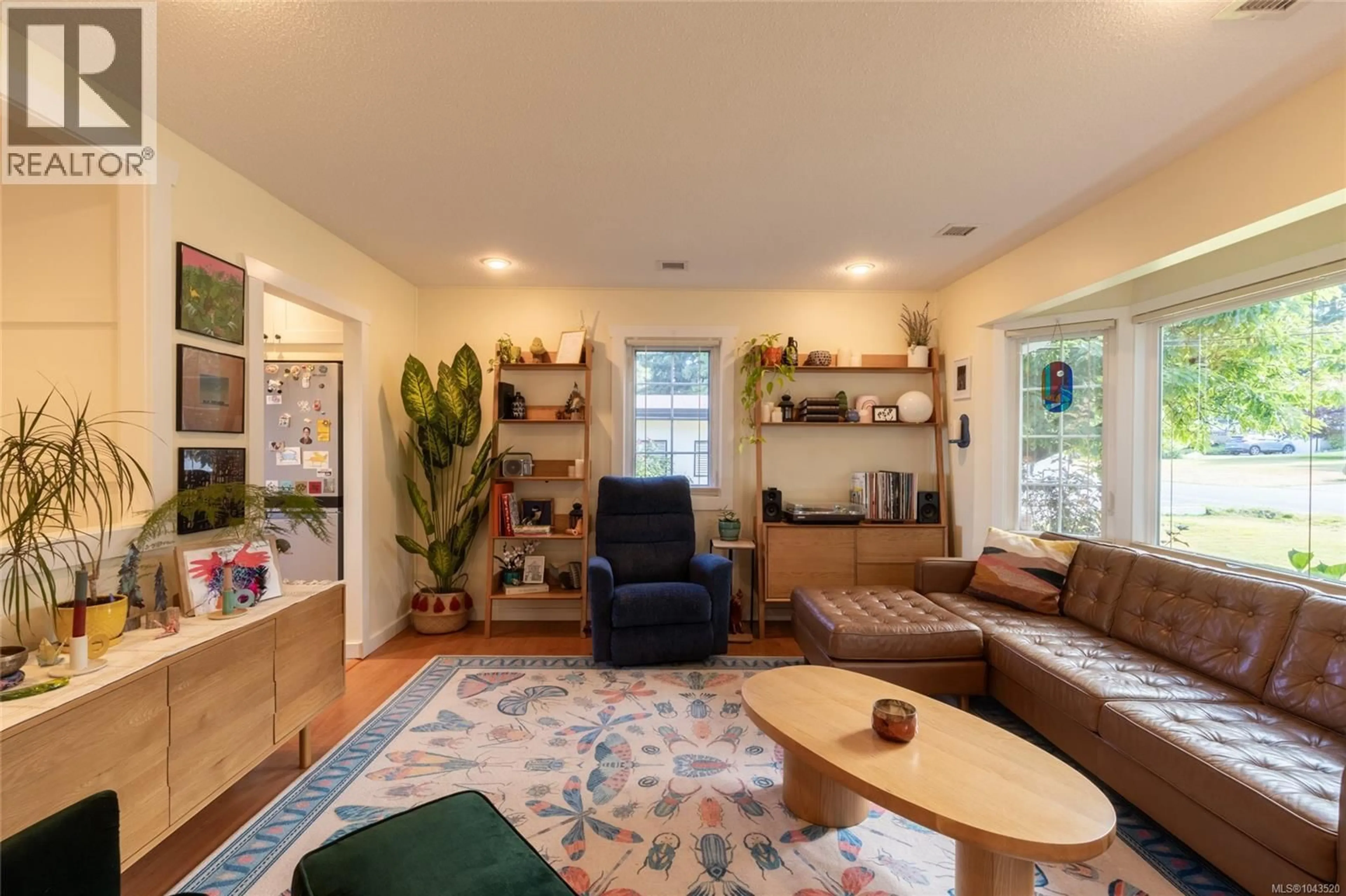 Living room with furniture, unknown for 6371 CONCONI PLACE, Central Saanich British Columbia V8Z5Z7